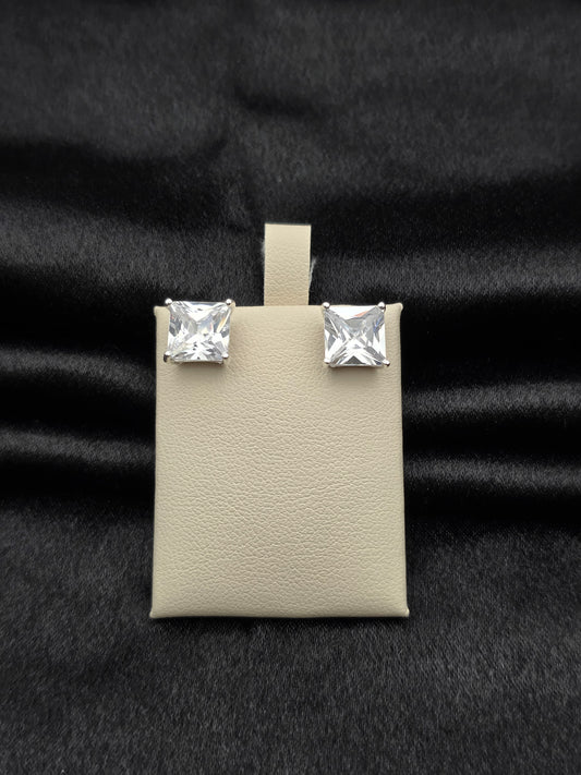 SILVER EAR STUDS GE564