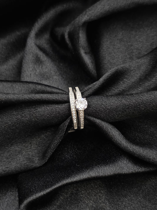 SILVER RING SIZE 8 GR179