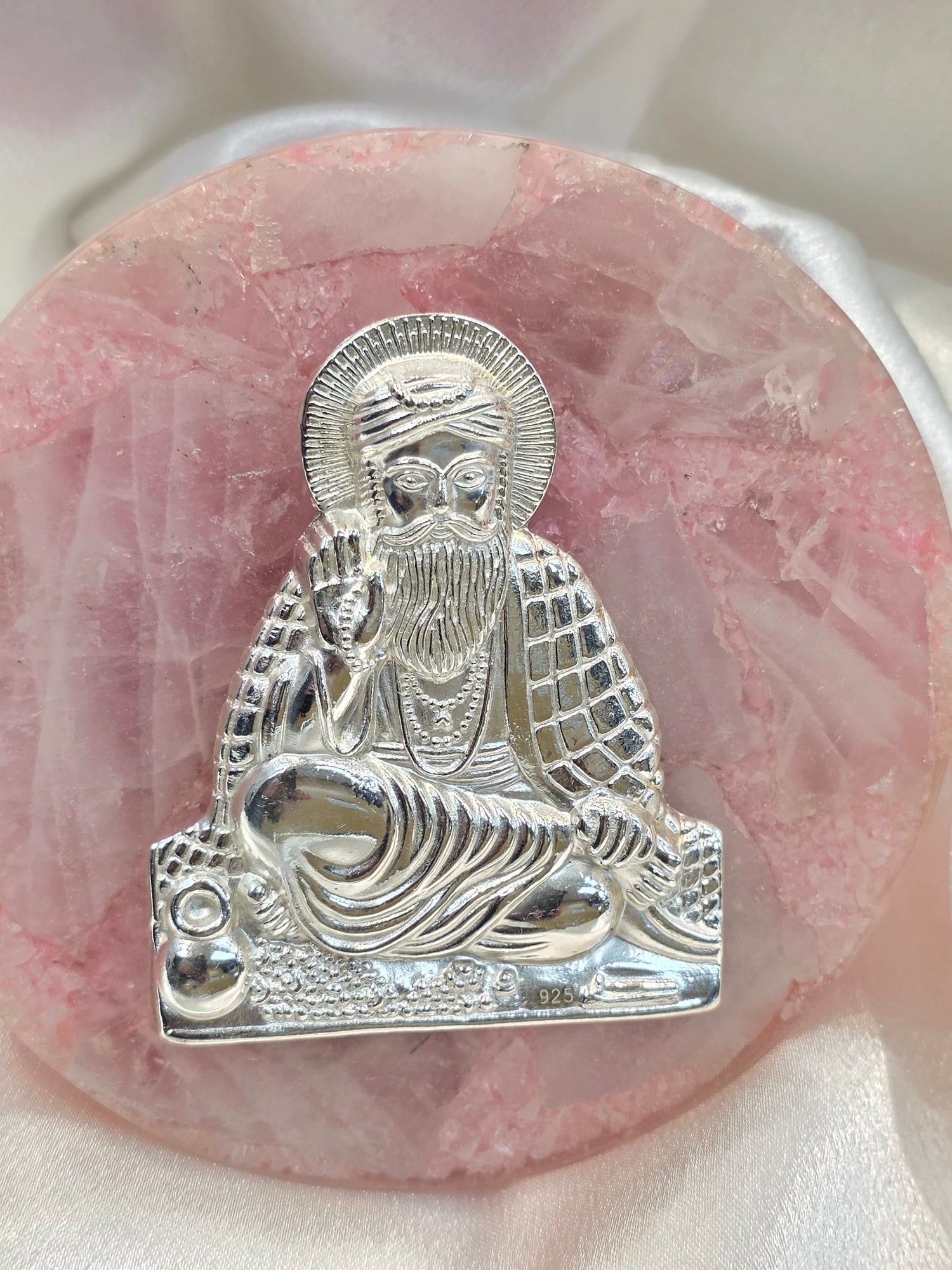 PURE SILVER GURU NANAK DEV JI IDOL ON ROSE-QUARTZ CRYSTAL AC266