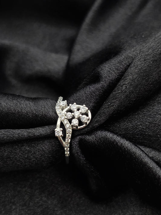 SILVER RING SIZE 7 GR525