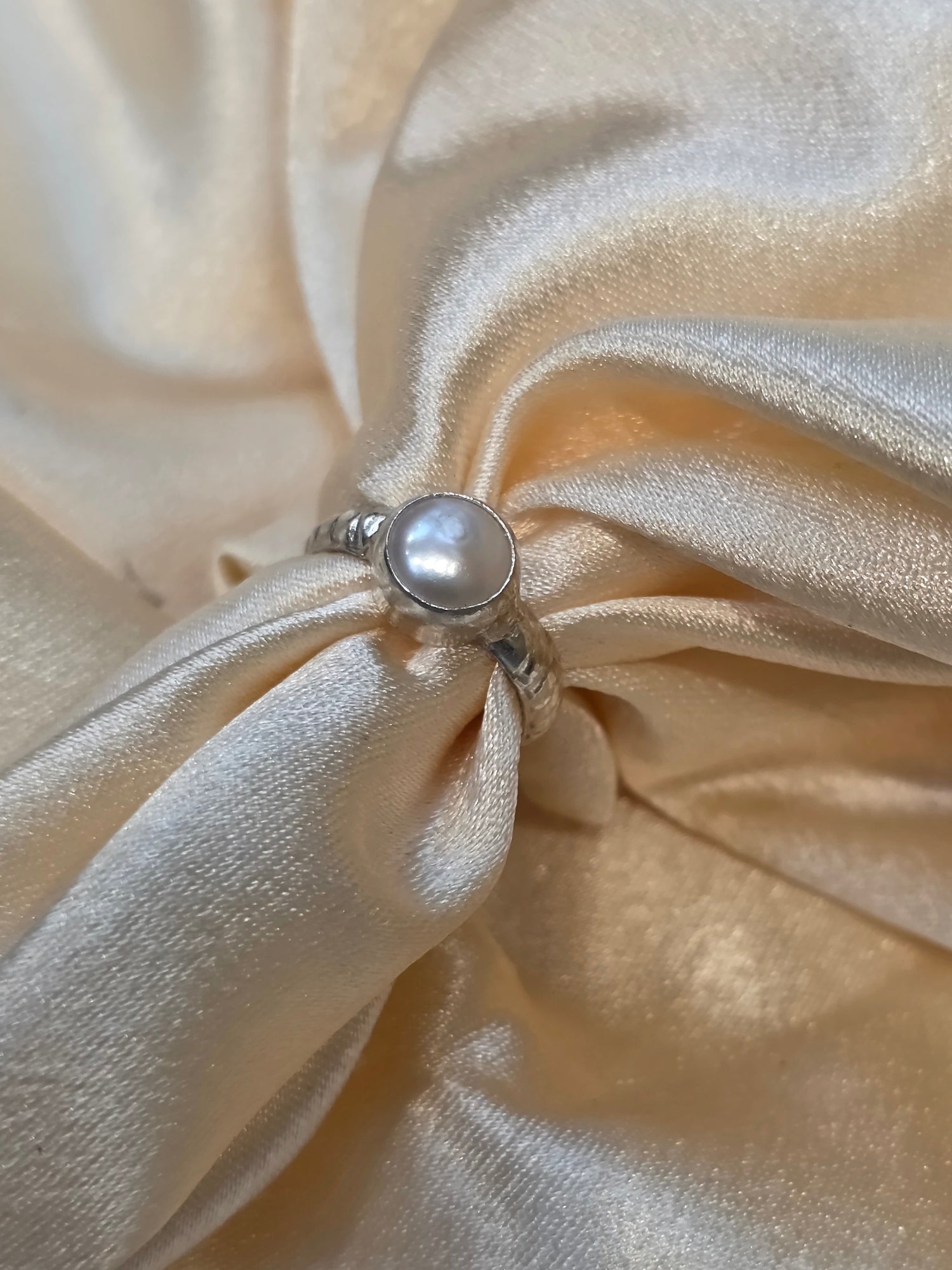 PEARL RING SIZE 4 GR279