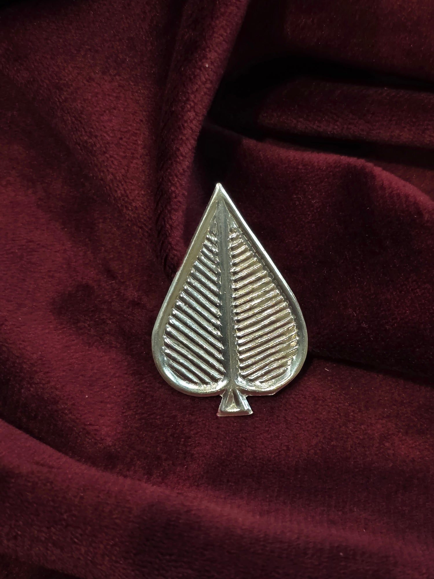 PURE SILVER BETEL LEAF AC132