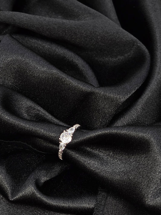 SILVER RING SIZE 6 GR114