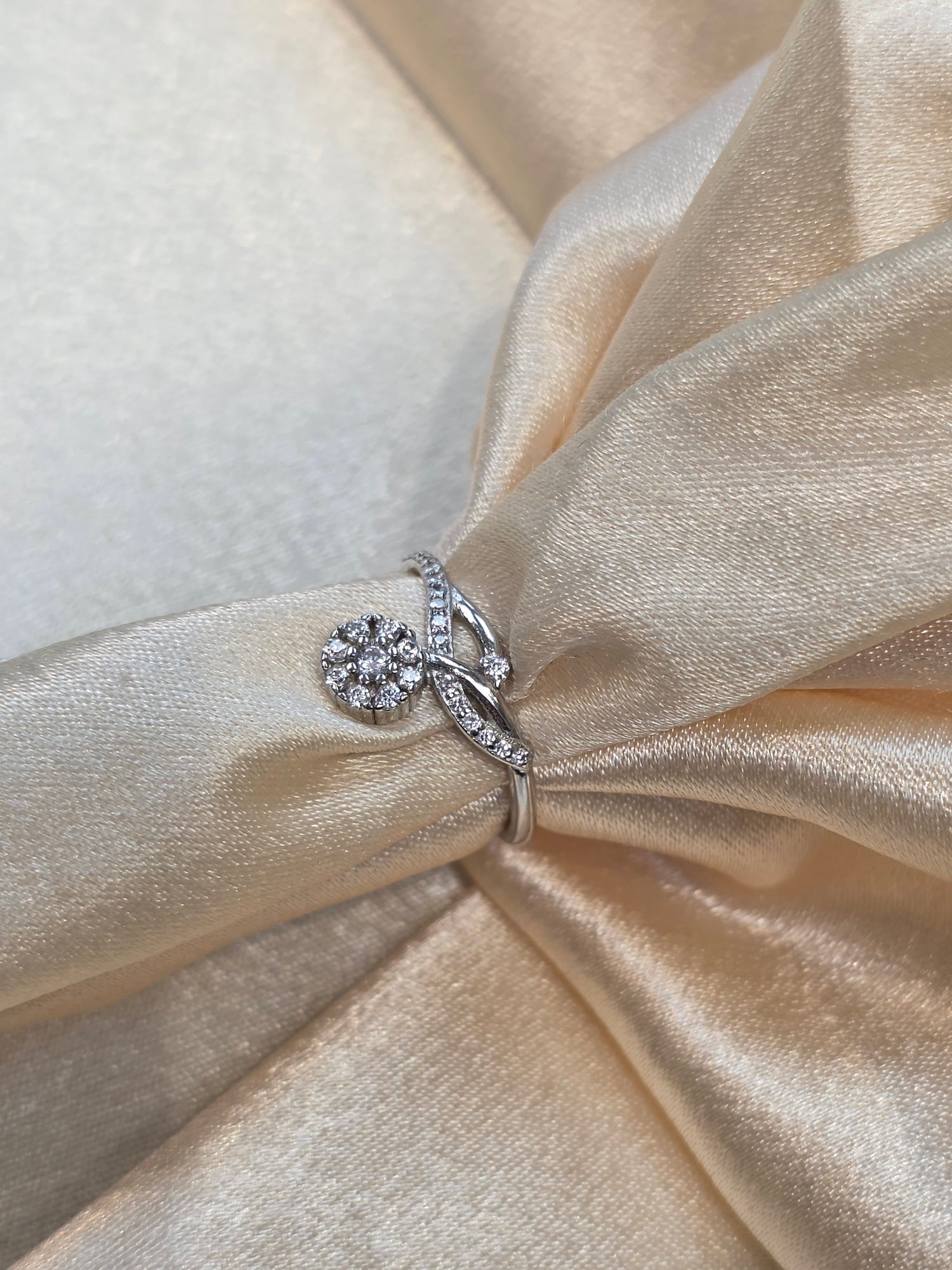 SILVER RING SIZE 6 GR589