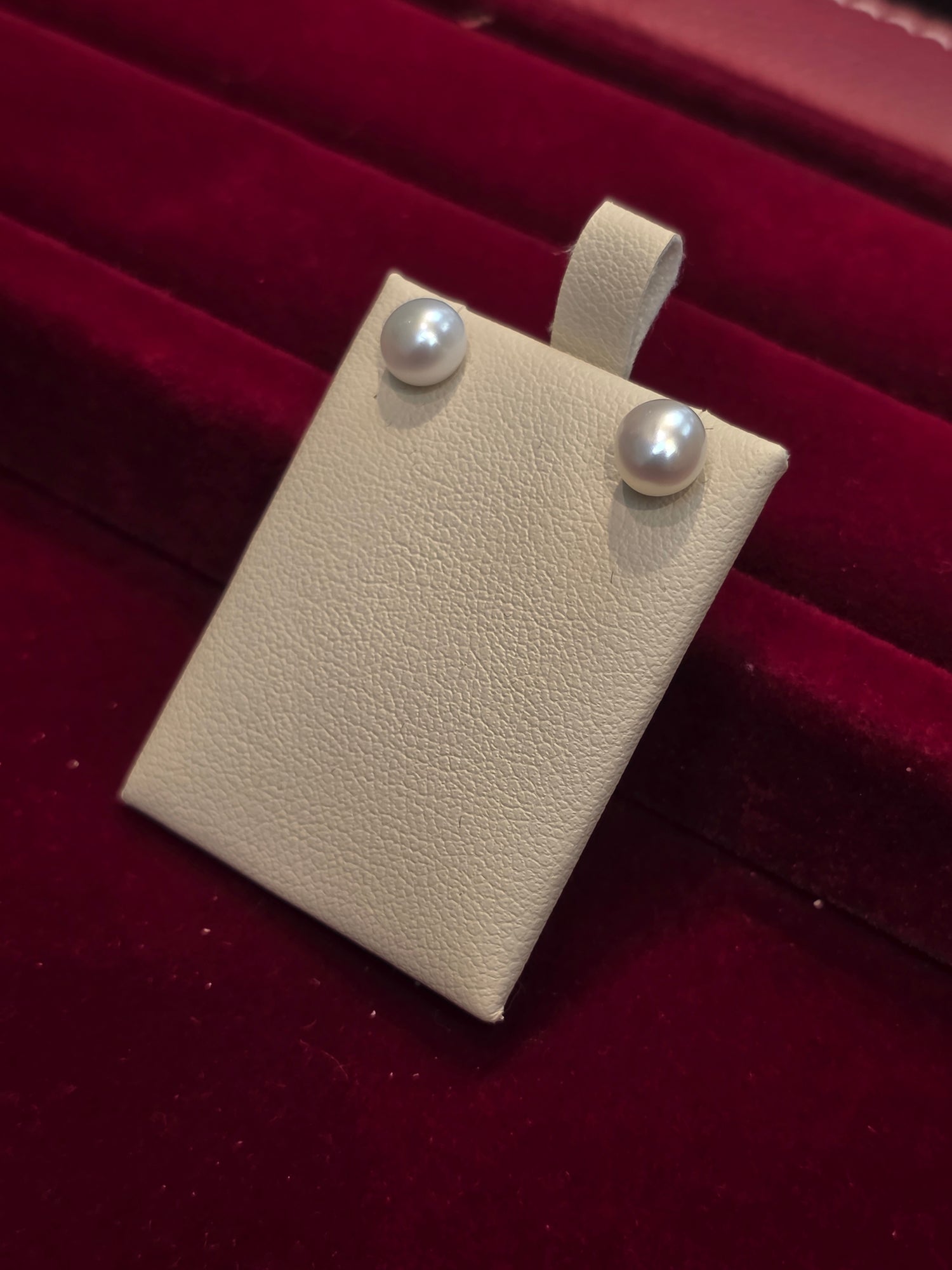 SILVER EARSTUDS GE096