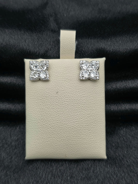 SILVER EAR STUDS GE409