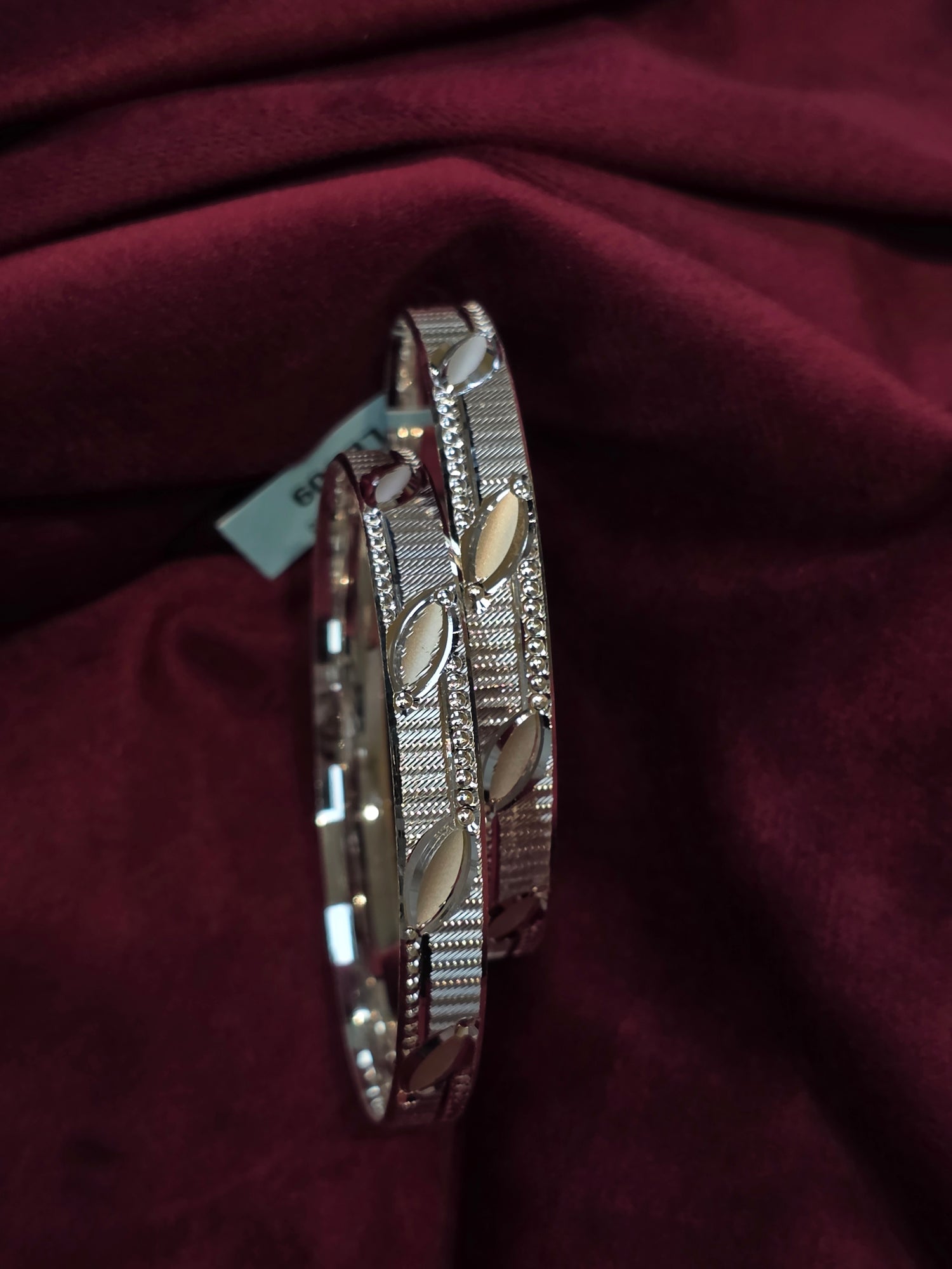 SILVER BANGLES 2.4IN LB009