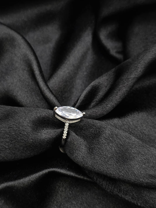 SILVER RING SIZE 7 GR284