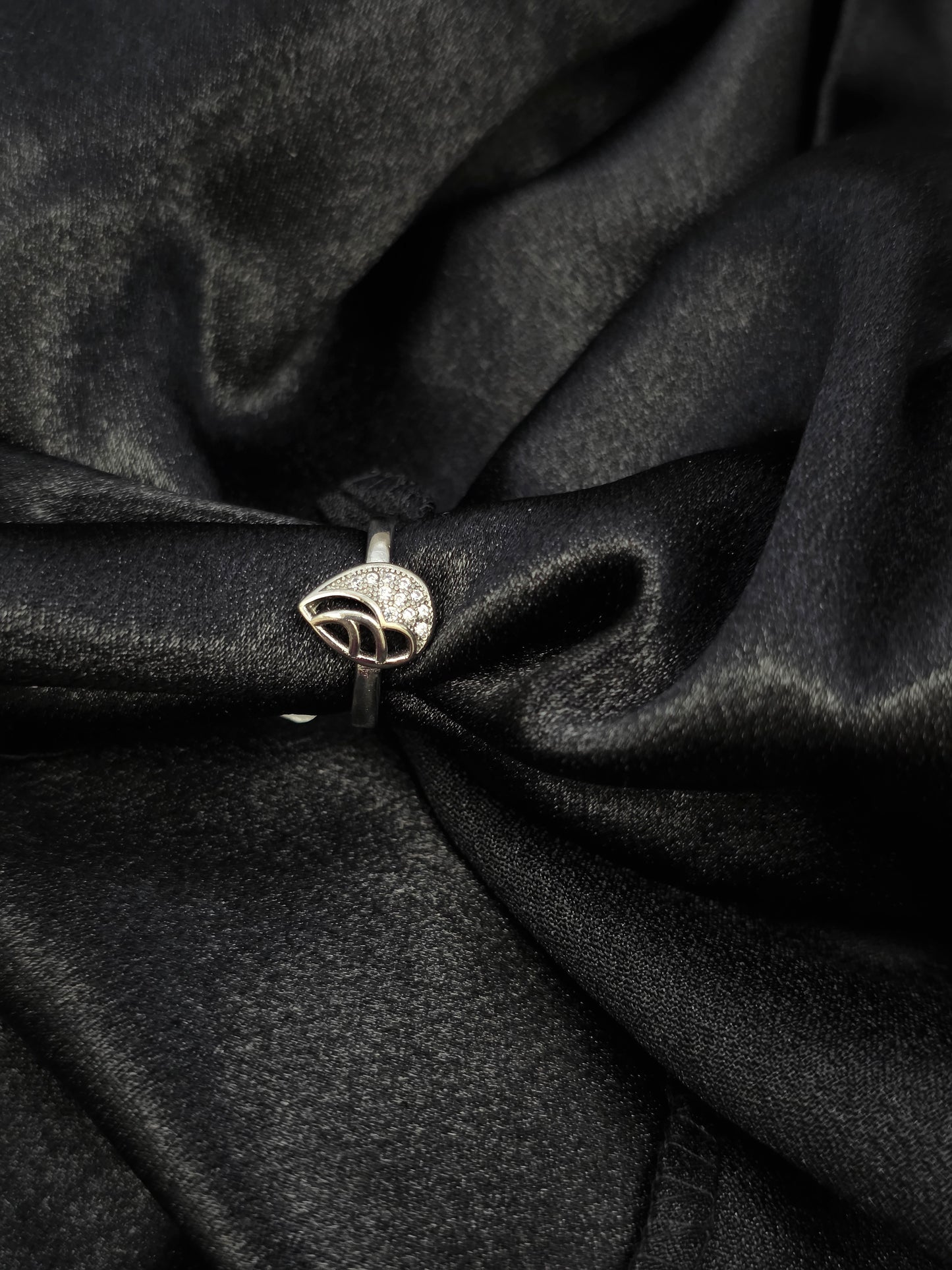 SILVER RING SIZE 5 GR049