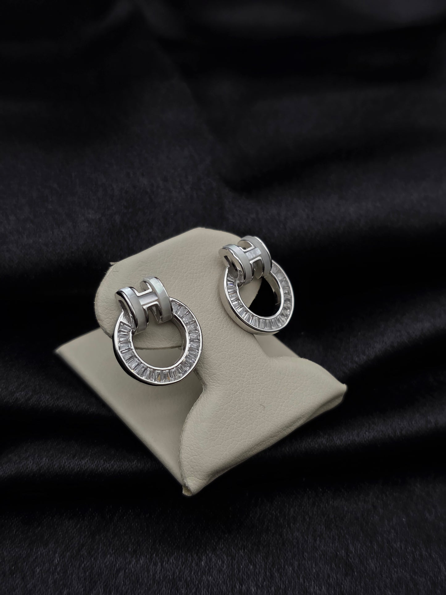 SILVER EAR STUDS GE605