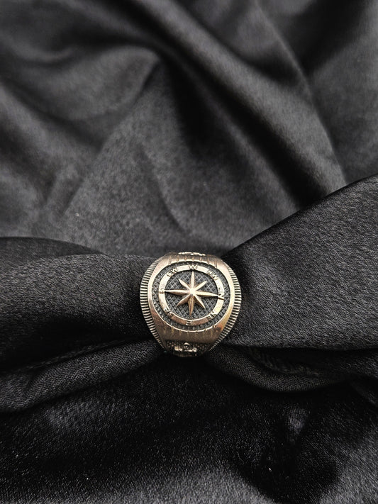 BOYS SILVER RING SIZE 10 BR011