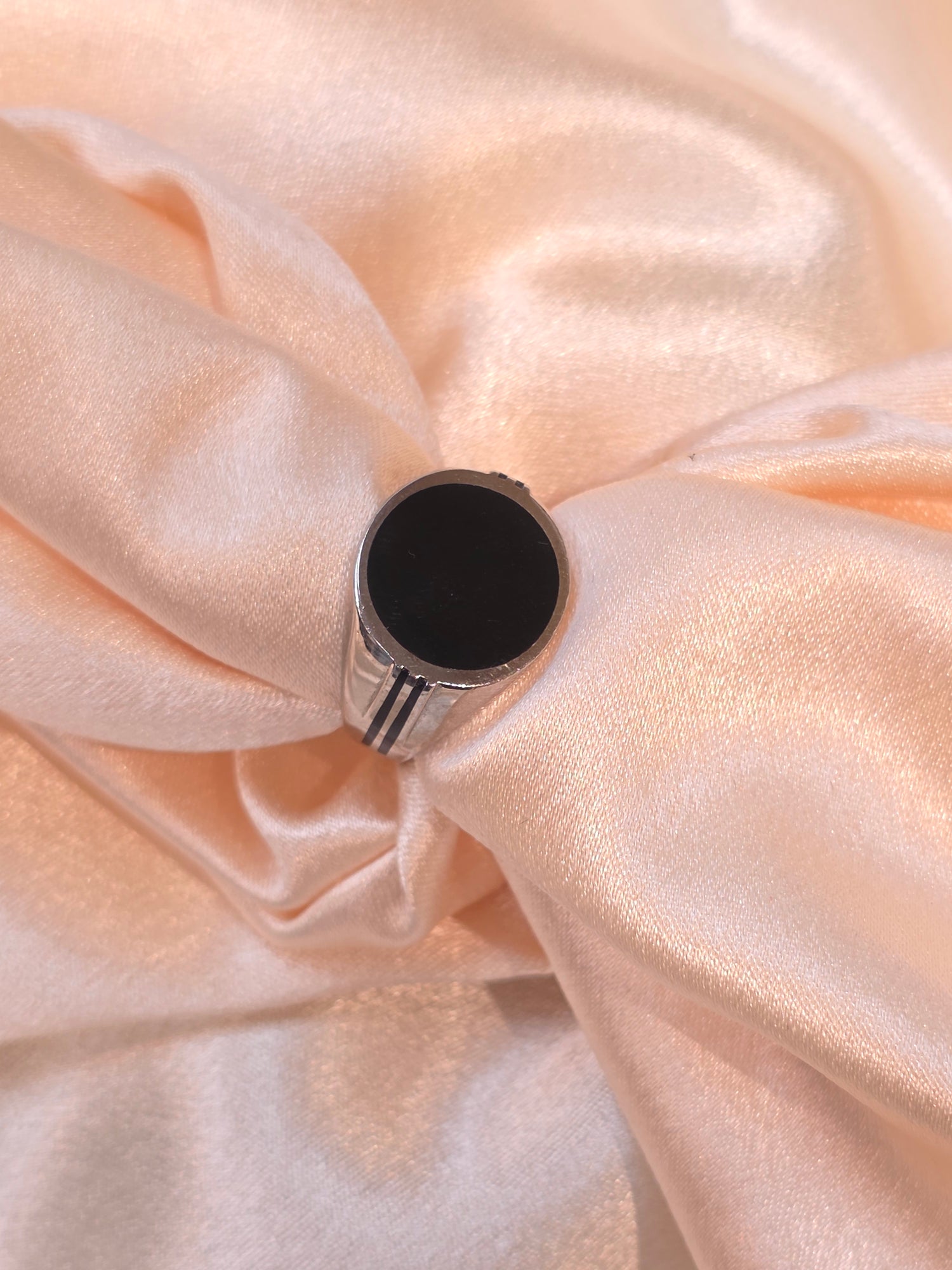 BOYS SILVER RING SIZE 9 BR011