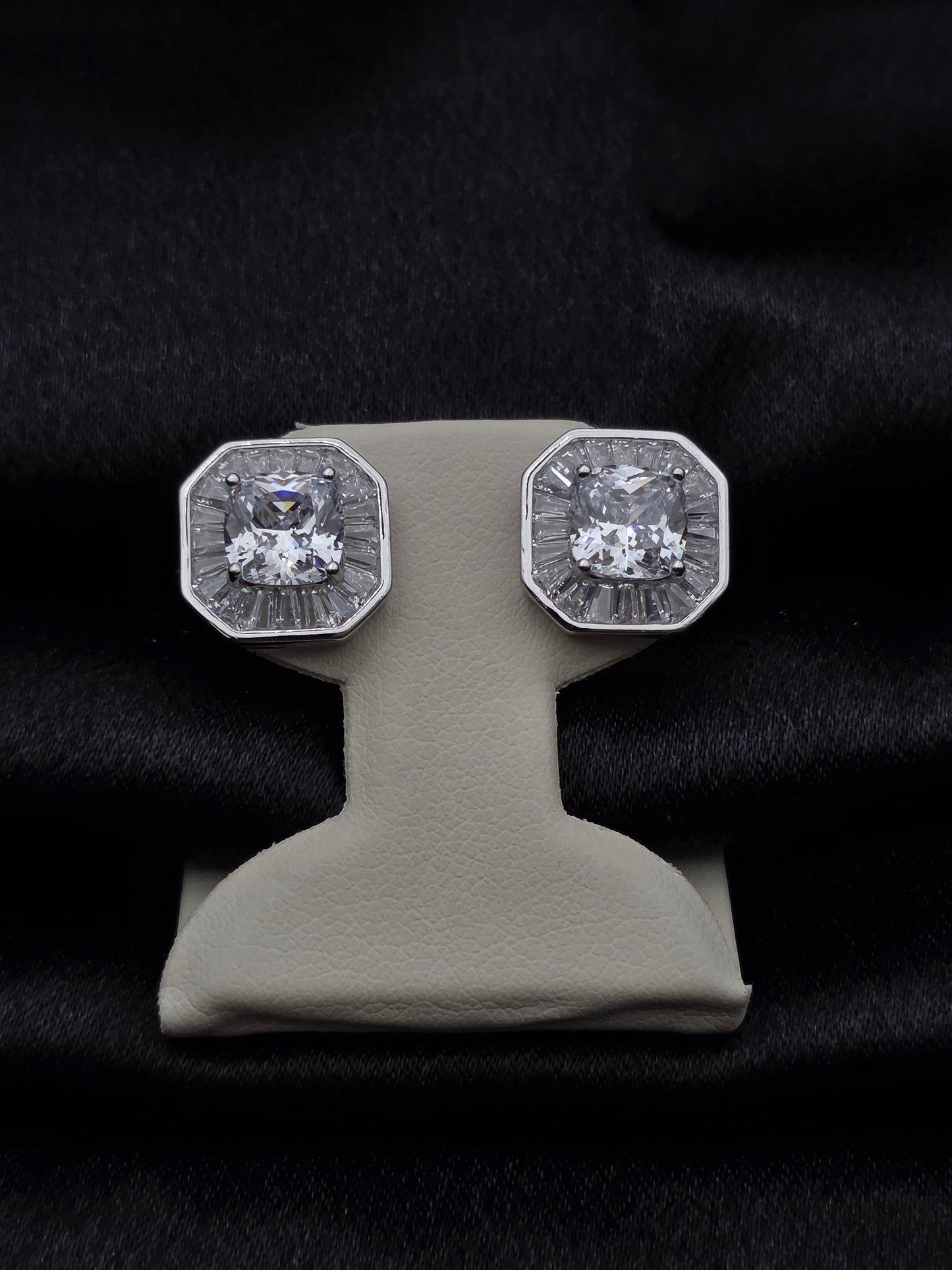 SILVER EAR STUDS GE604