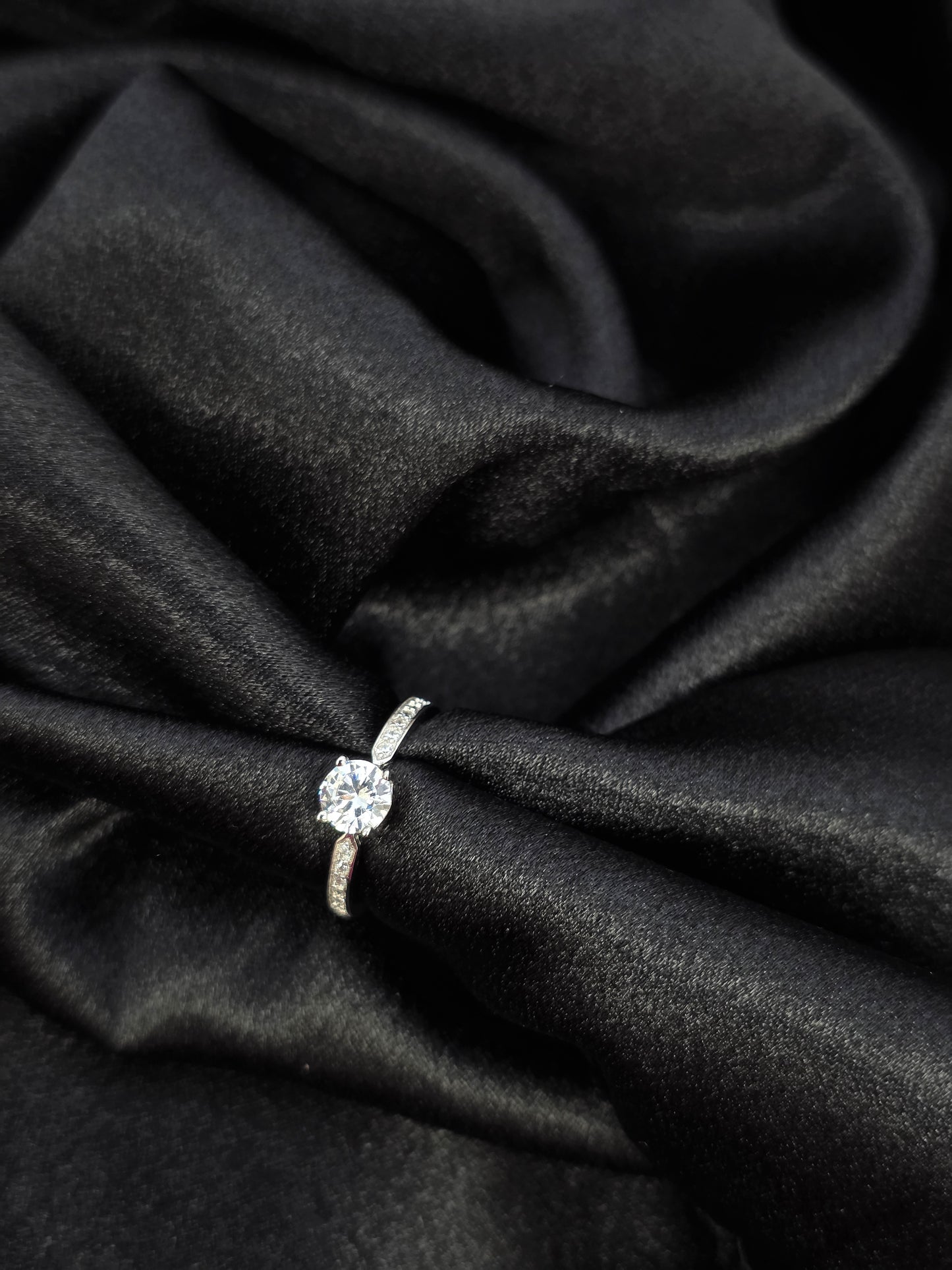 SILVER RING SIZE 6 GR107