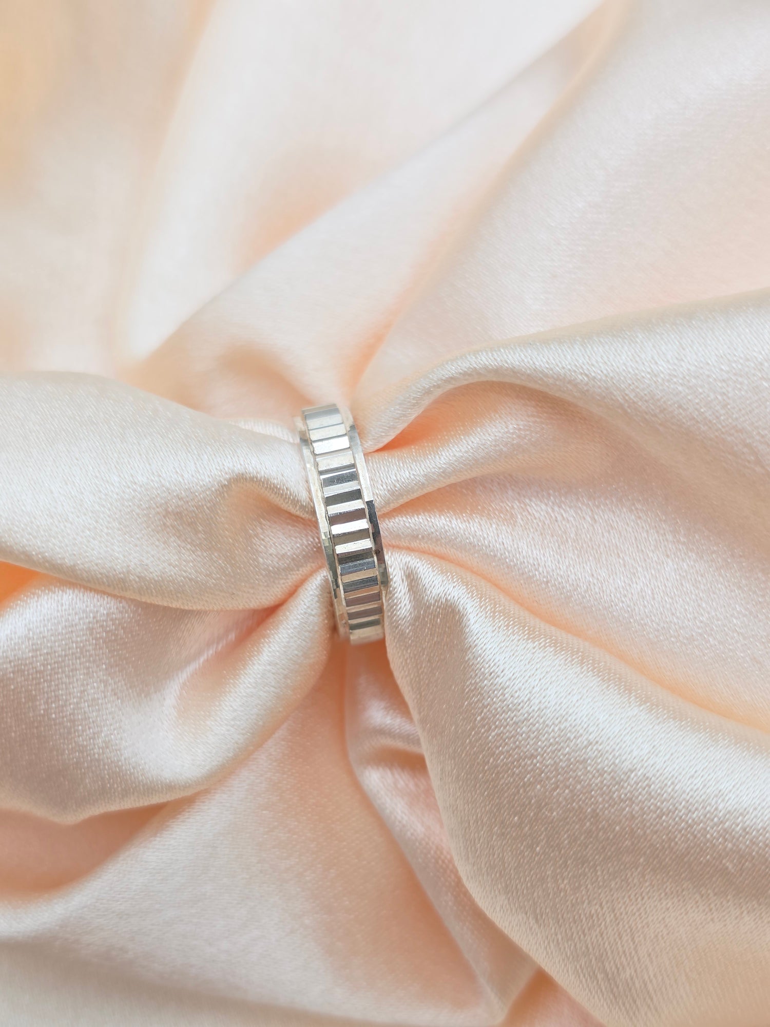 SILVER RING SIZE 6 GR054