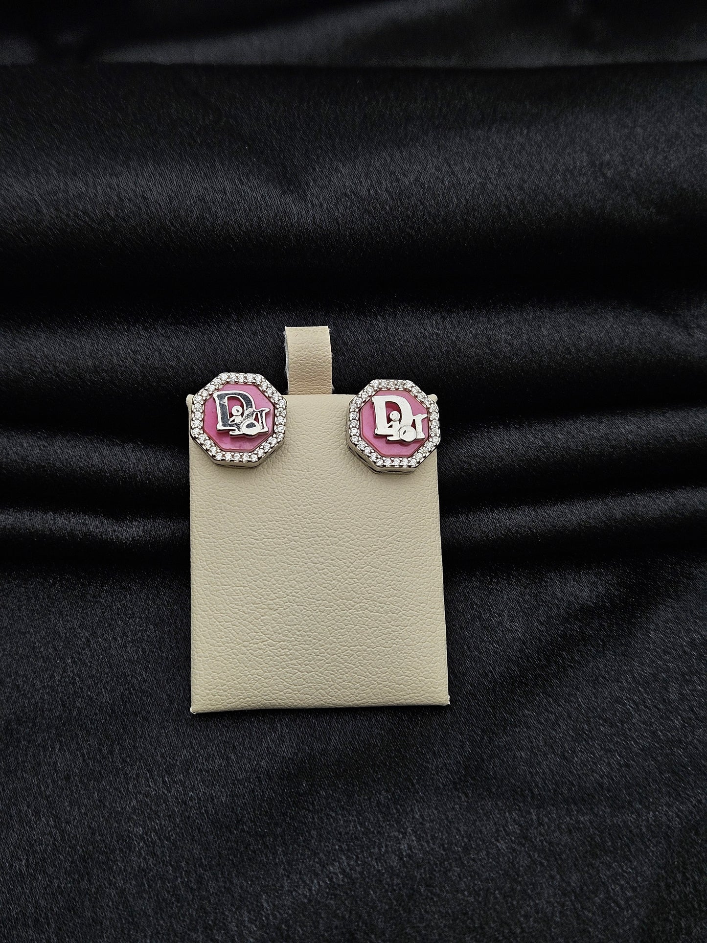 SILVER EAR STUDS GE034