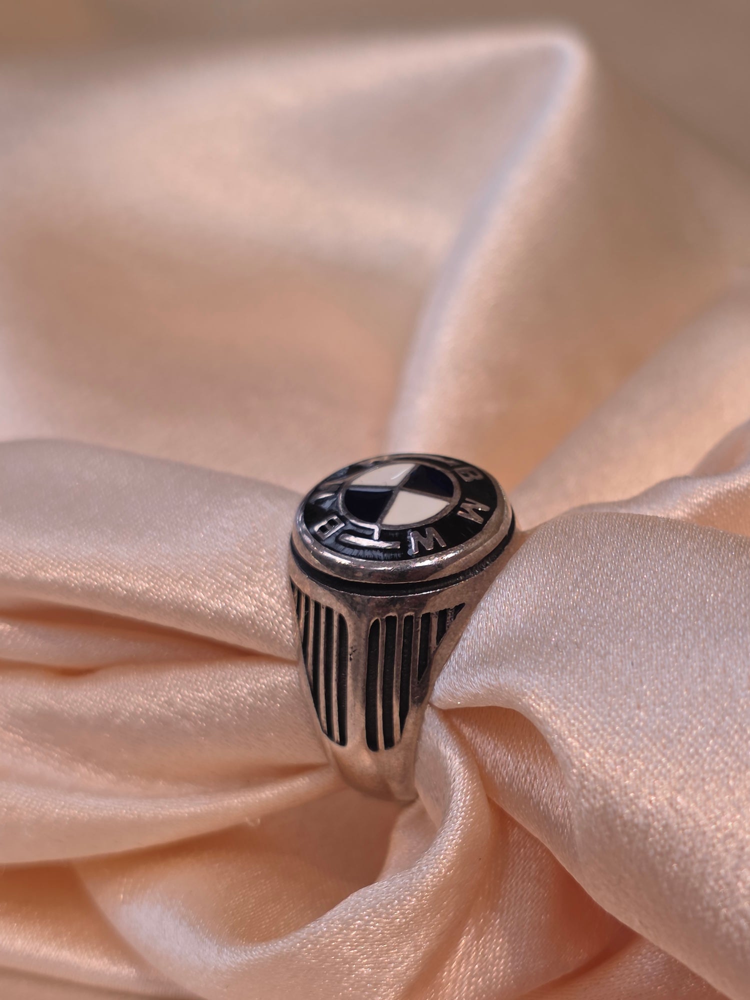 BOYS SILVER RING SIZE 10 BR034