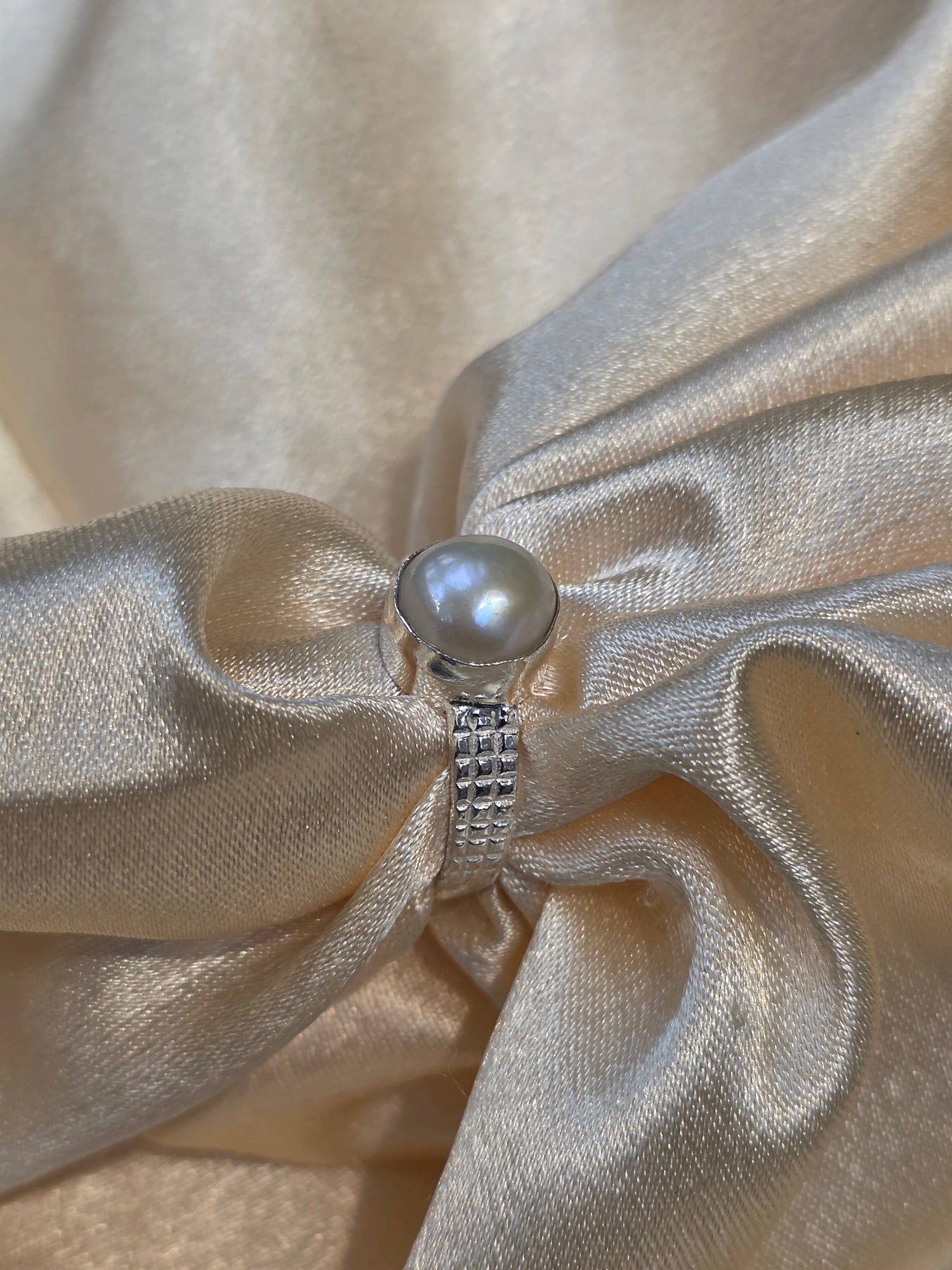 PEARL RING SIZE 7 GR901