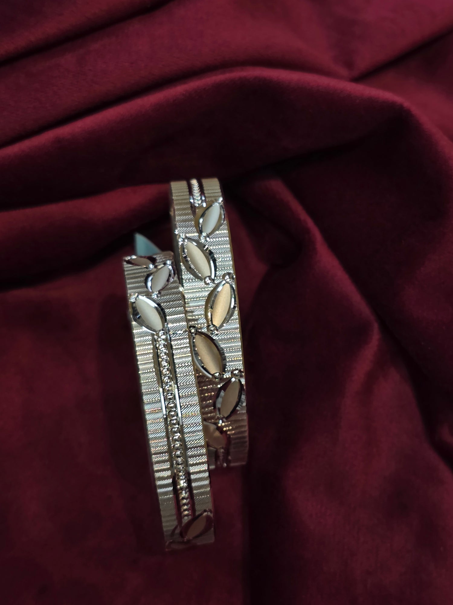 SILVER BANGLES 2.4IN LB002