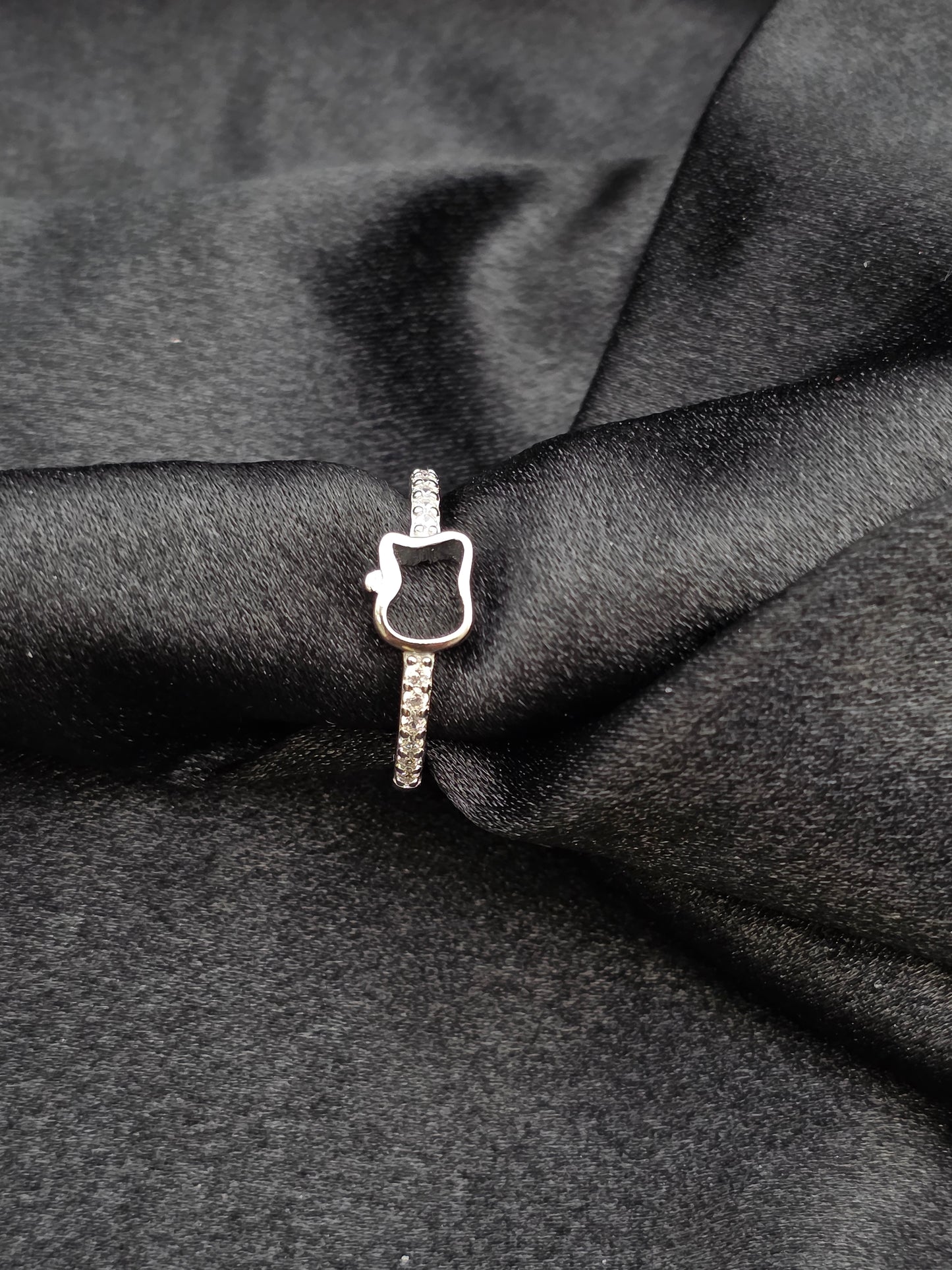 SILVER RING SIZE 7 GR523