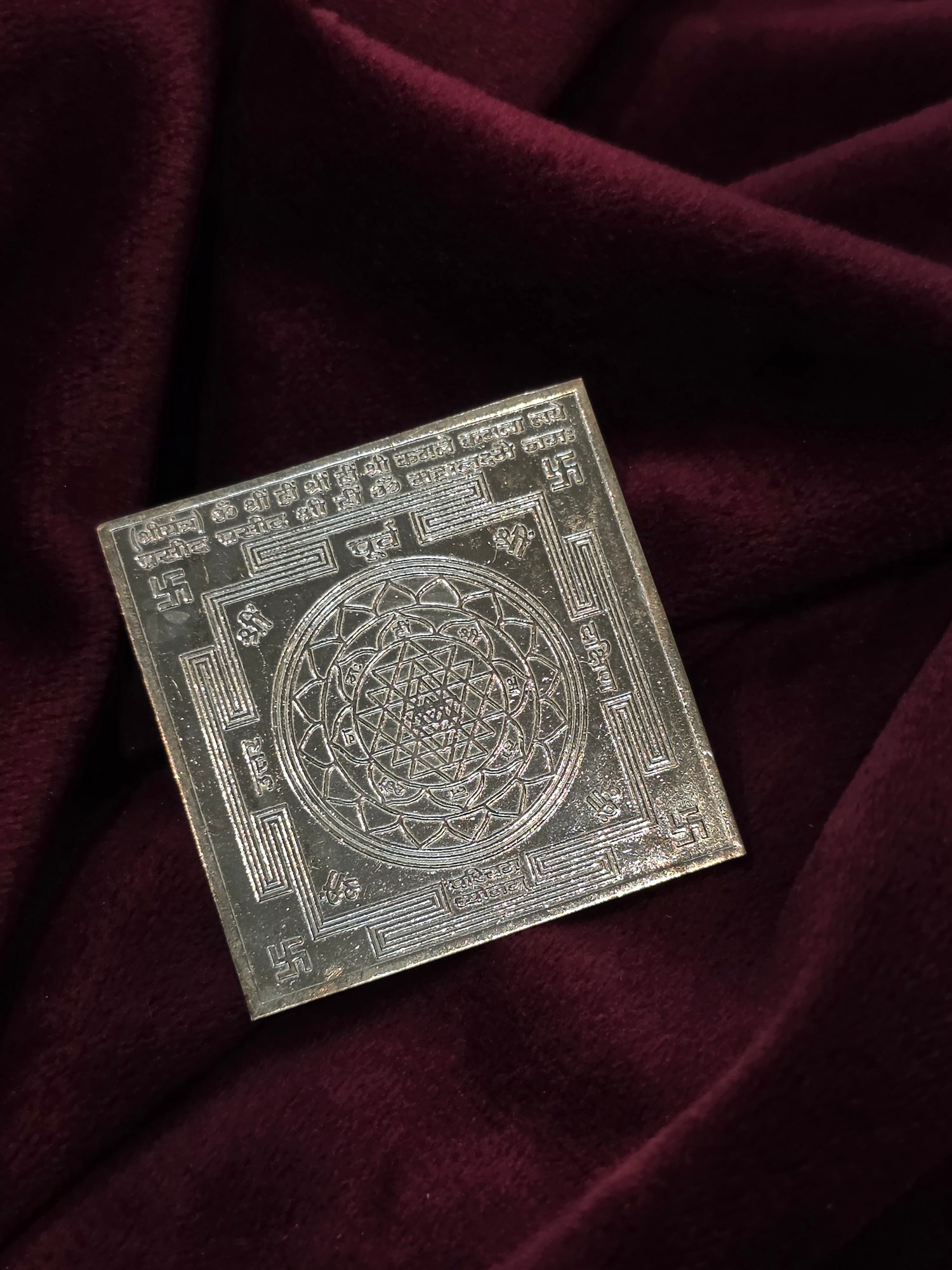 PURE SILVER SRI YANTRA AC118
