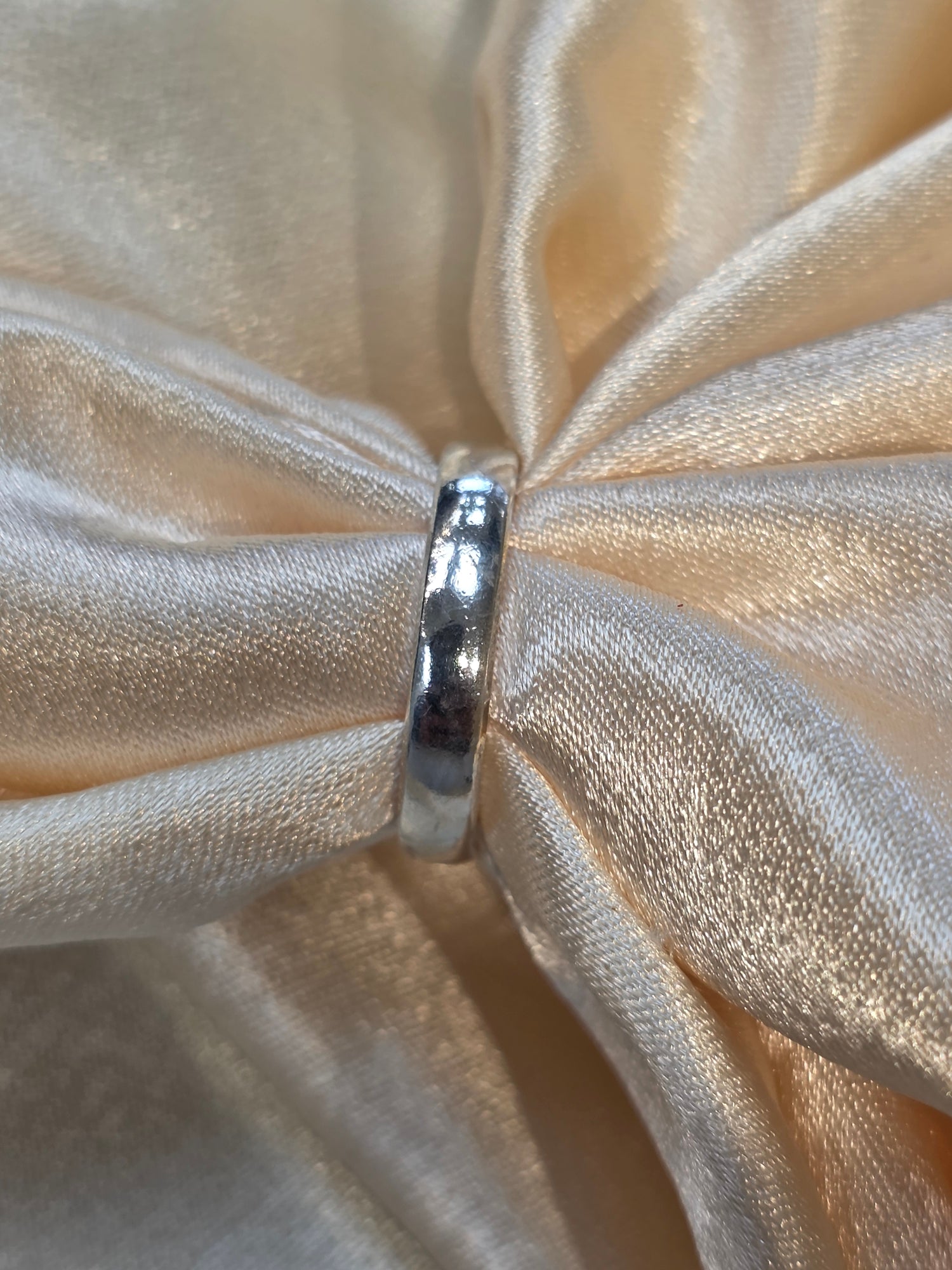 SILVER PLAIN BAND SIZE 6 GR194