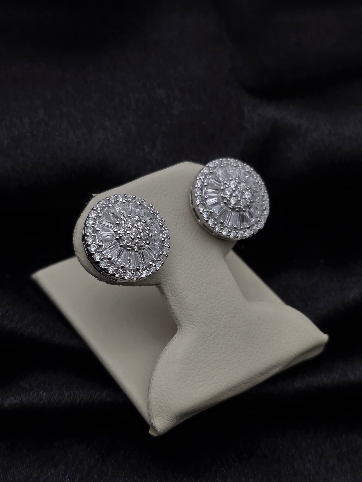 SILVER EAR STUDS GE595