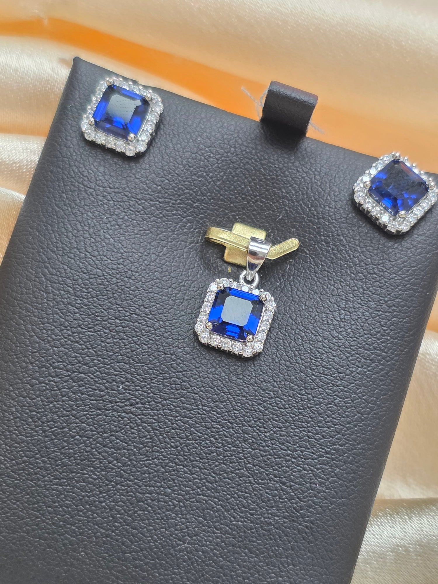 SILVER PENDANT SET PS078