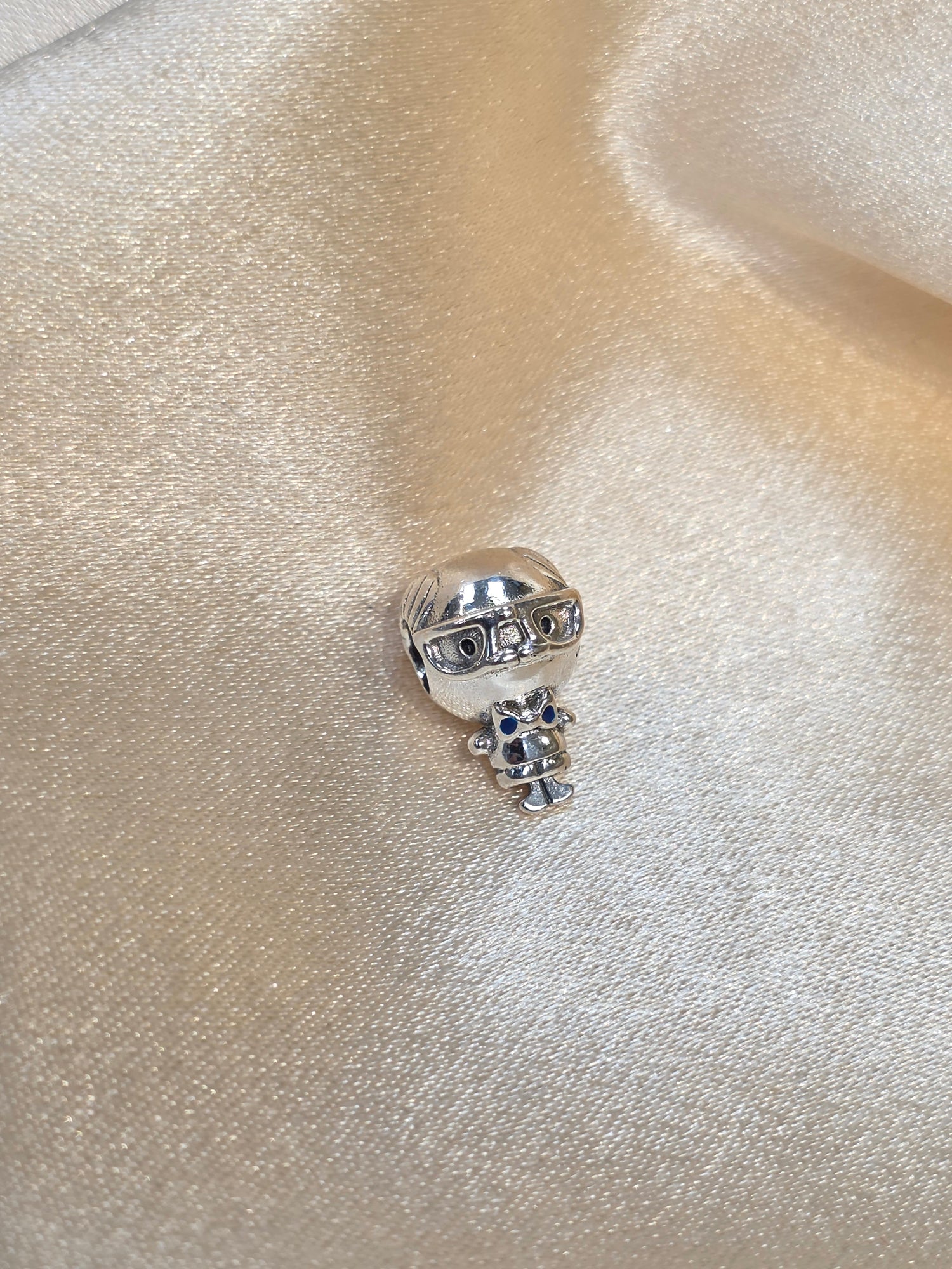 PANDORA MR WISE CHARM PC308