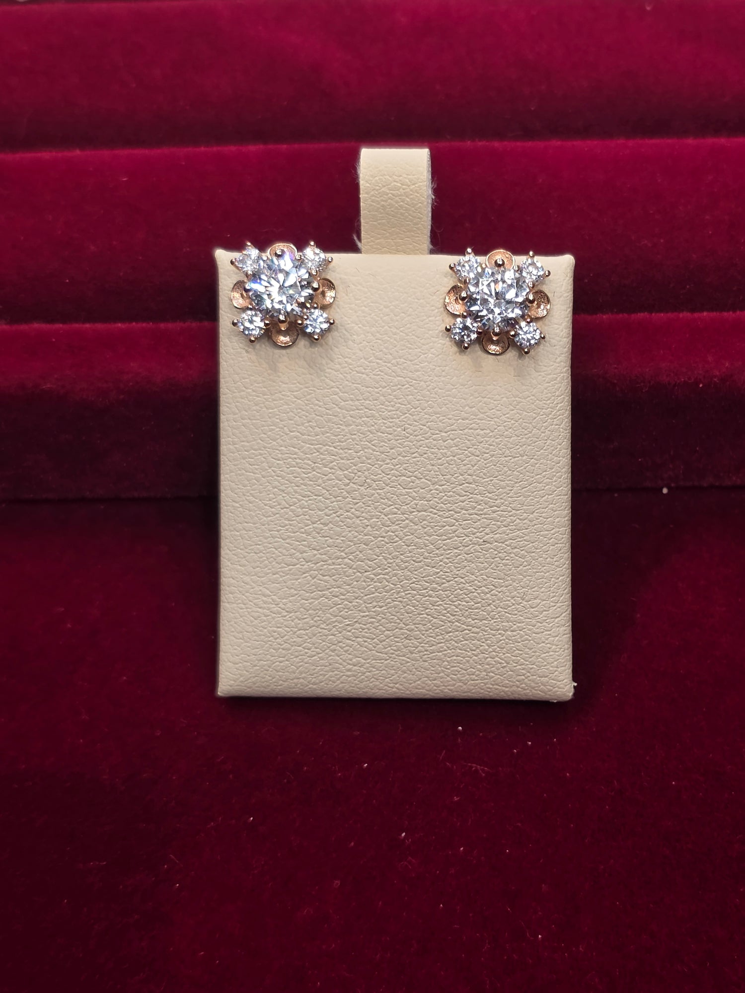 SILVER EARSTUDS GE205
