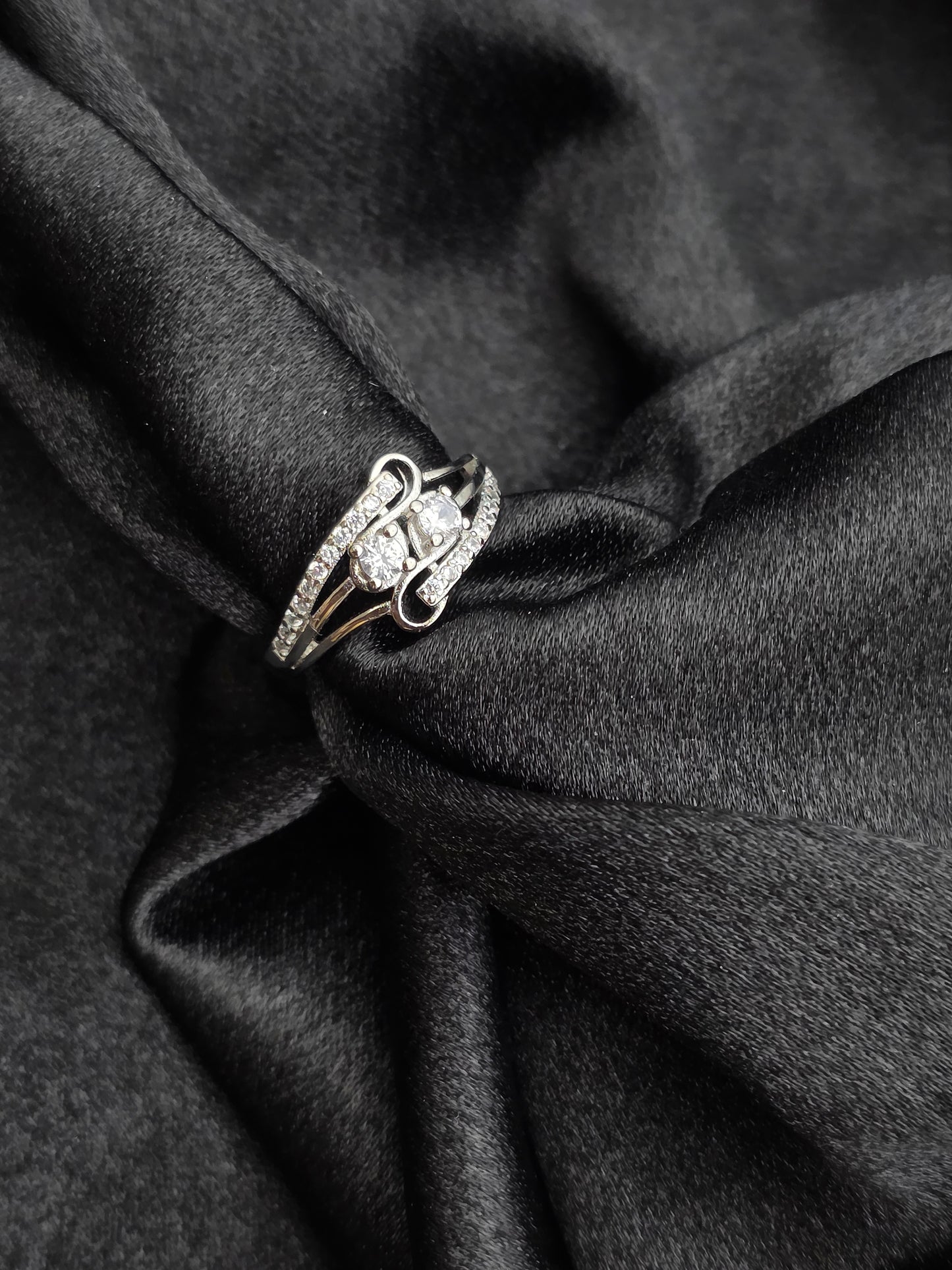 SILVER RING SIZE 6 GR504