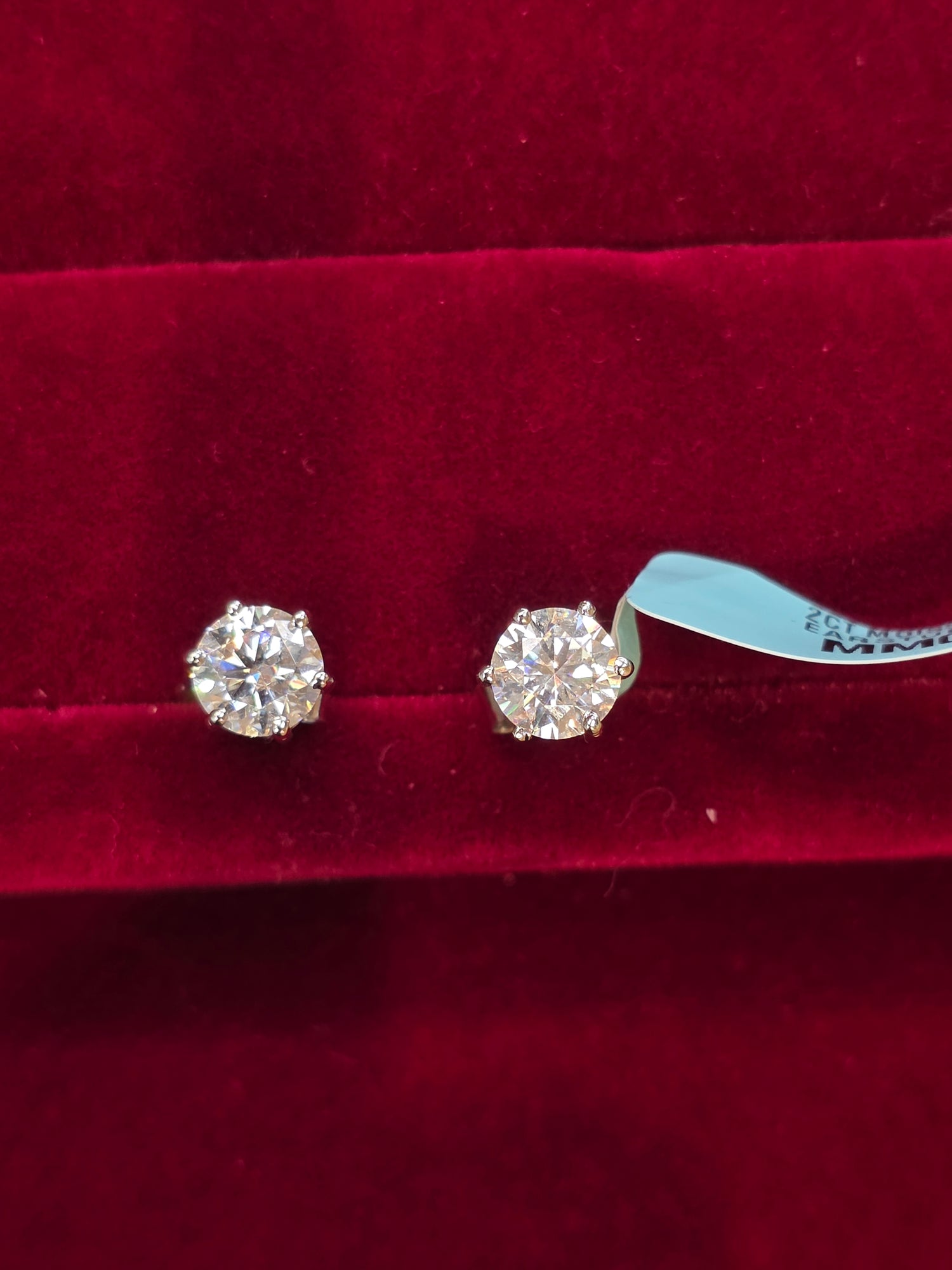 SILVER MOISSANITE EARSTUDS MM018
