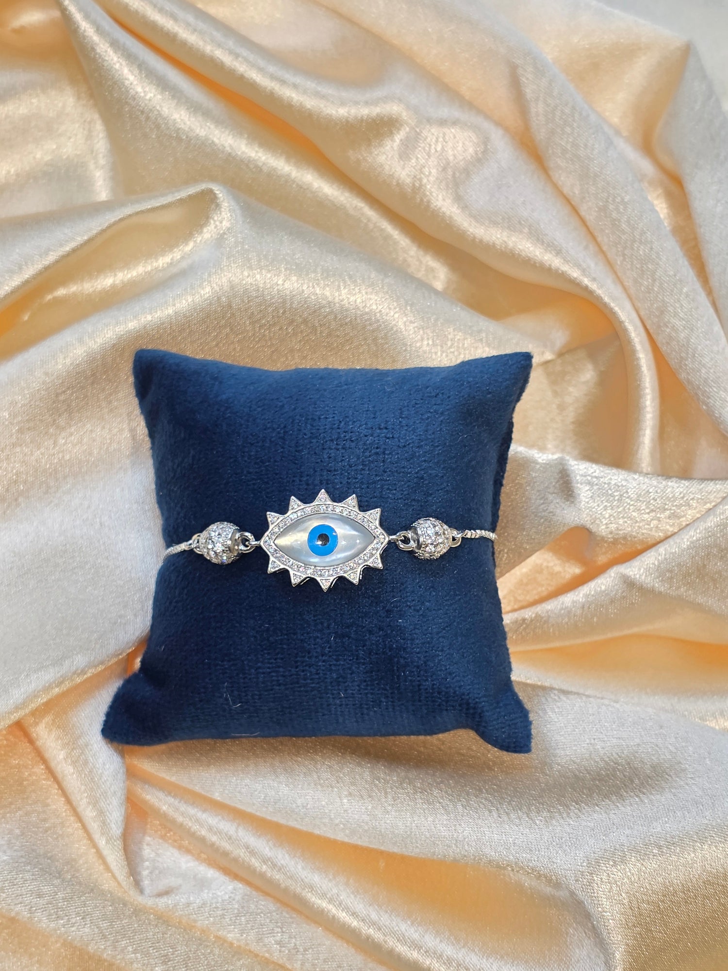 SILVER EVIL EYE BRACELET GB096