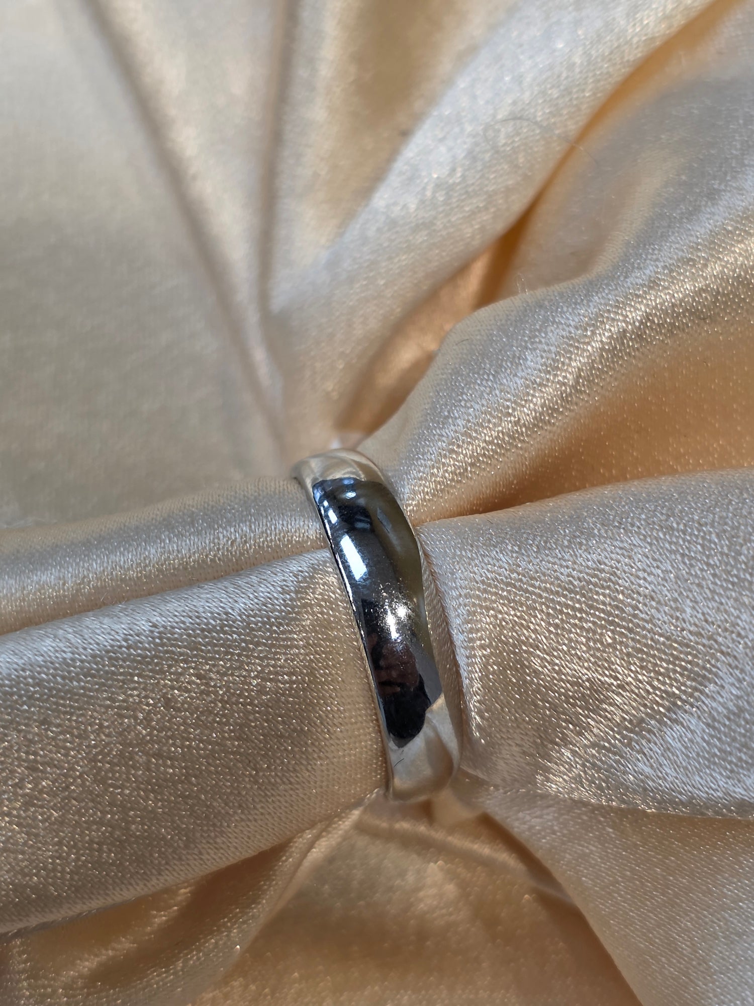 PLAIN SILVER BAND SIZE 12 GR737