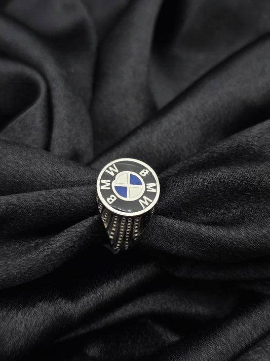 BOYS SILVER RING SIZE 8 BR042