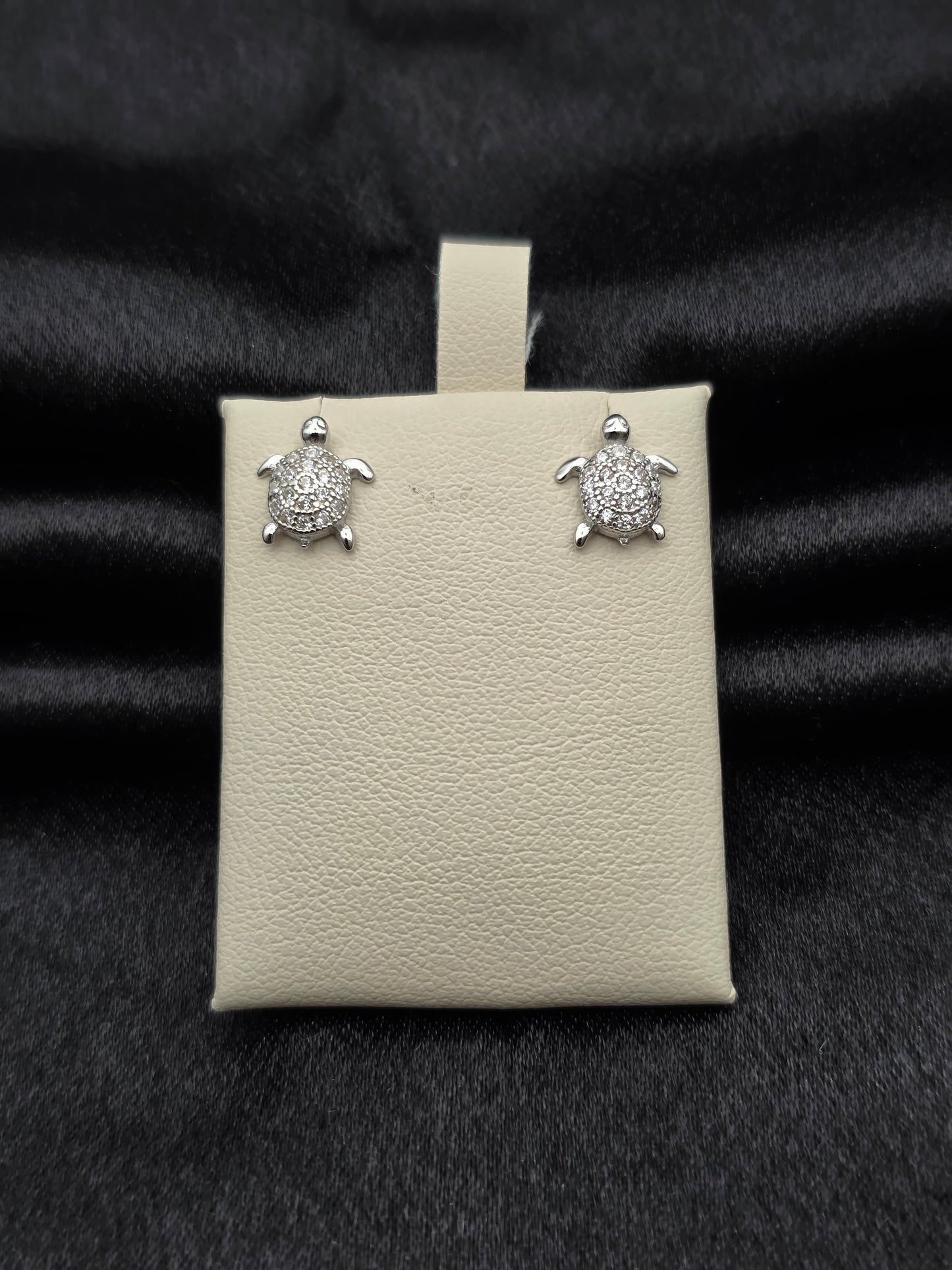 SILVER EAR STUDS GE543