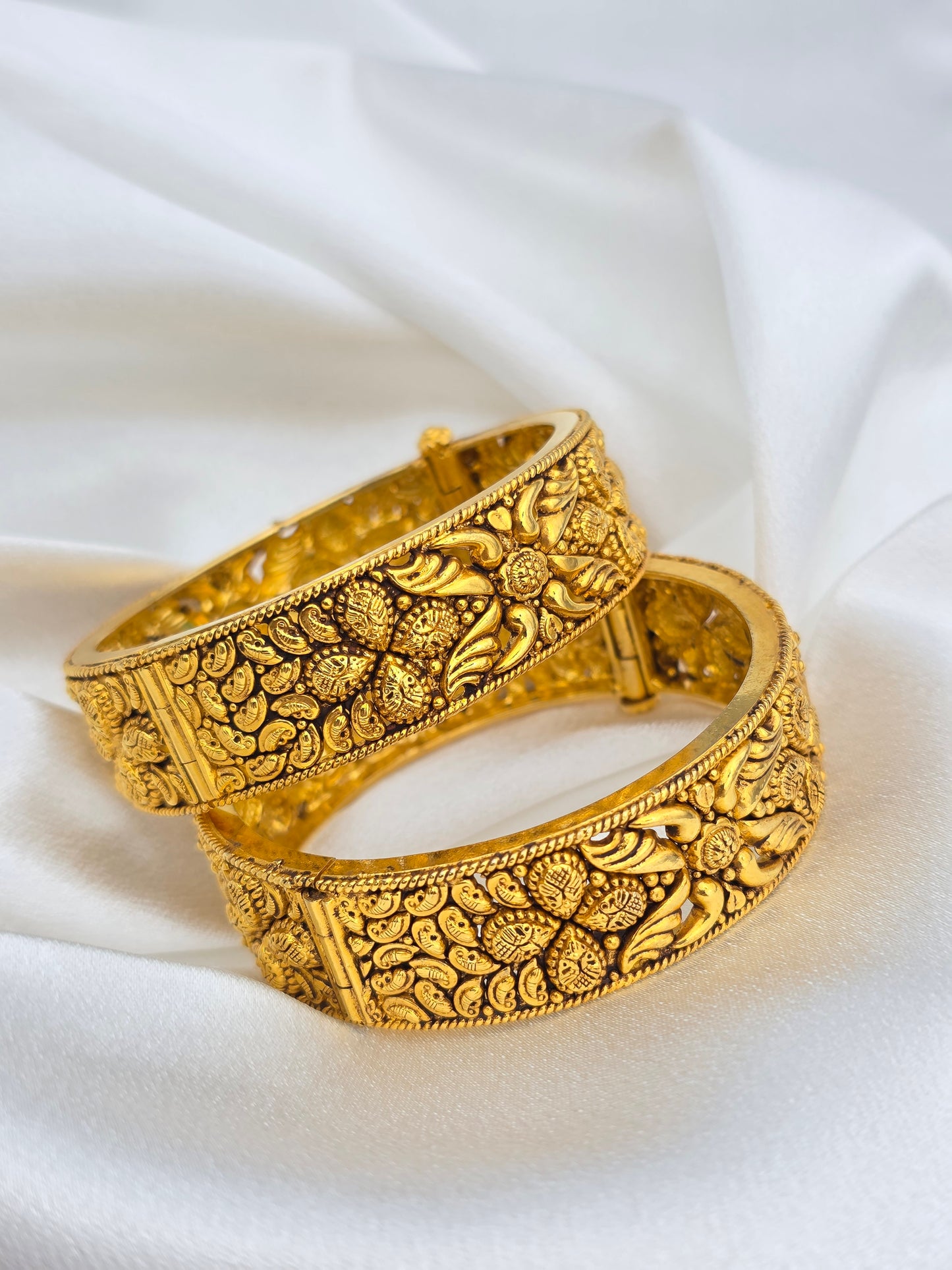 GOLD PLATED BANGLES GPI141