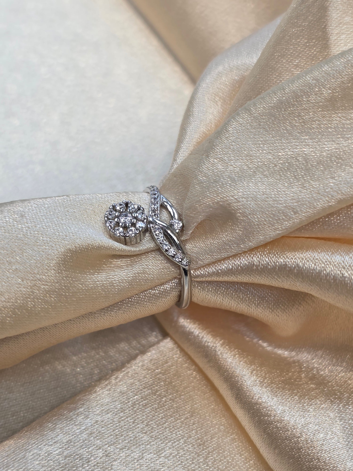 SILVER RING SIZE 6 GR589