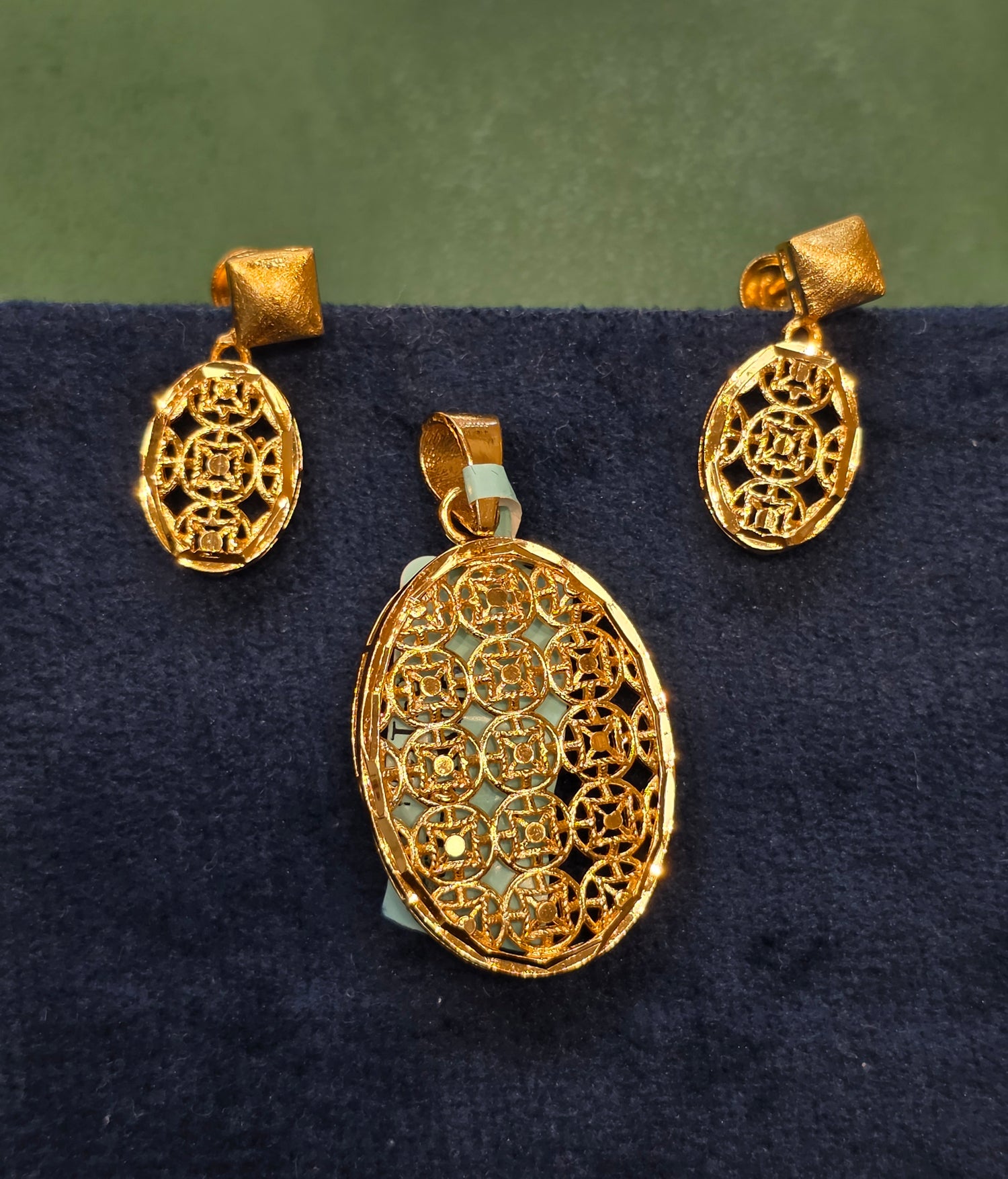 GOLD PLATED PENDANT SET