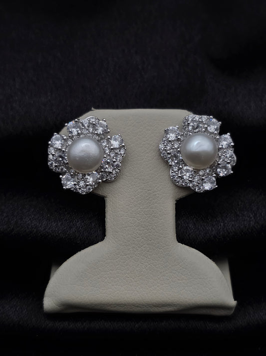 SILVER EAR STUDS GE585