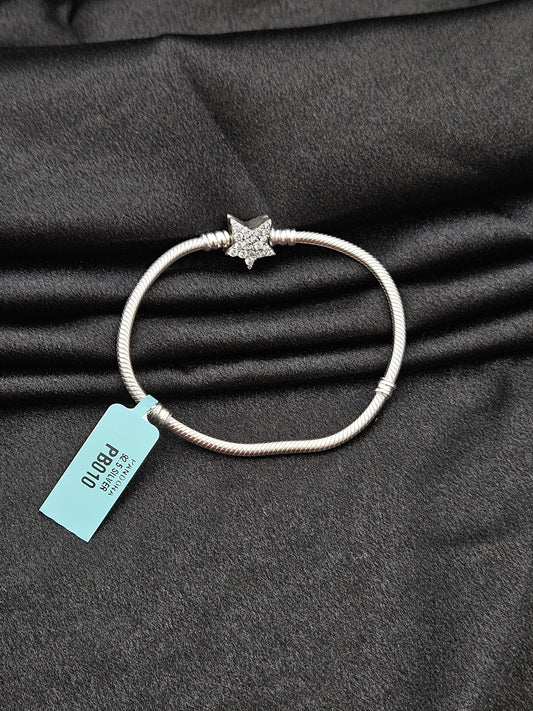 PANDORA BRACELET SIZE 18 PB010
