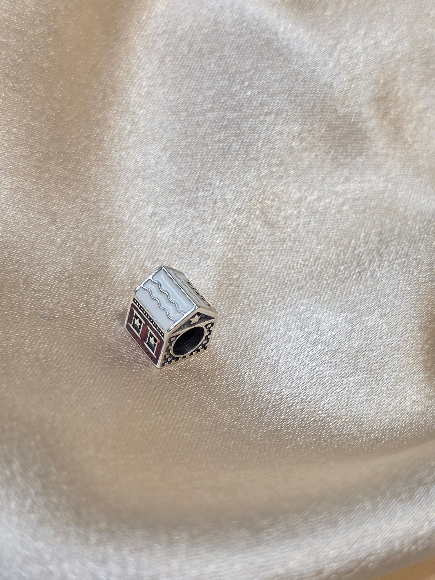 PANDORA CHRISTMAS SANTA'S HOME PC228