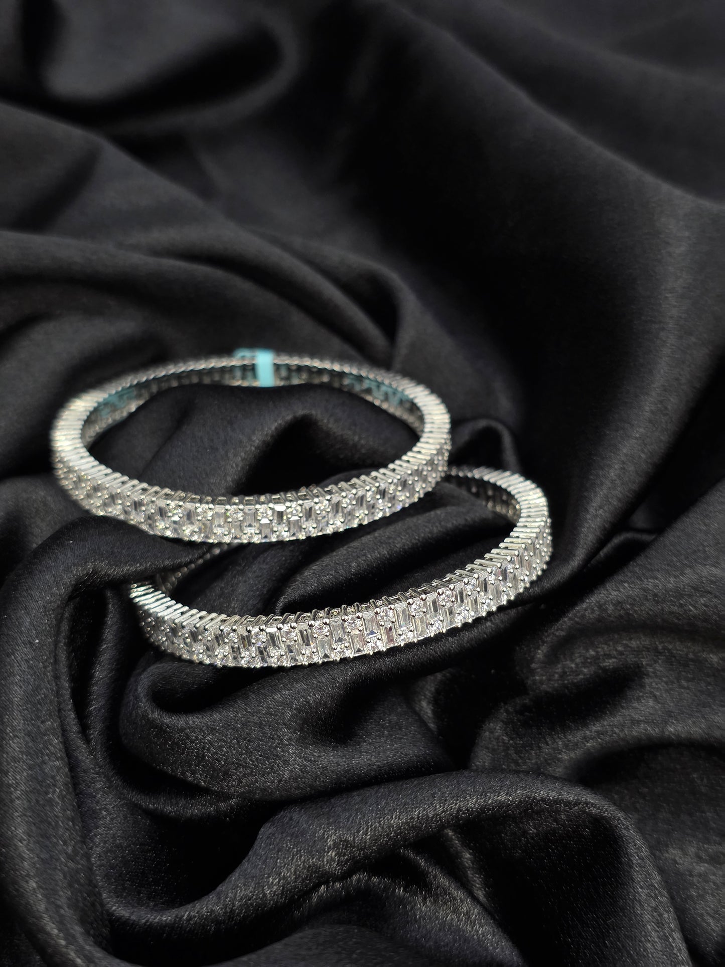PURE SILVER BANGLES SIZE 2.2 LB016