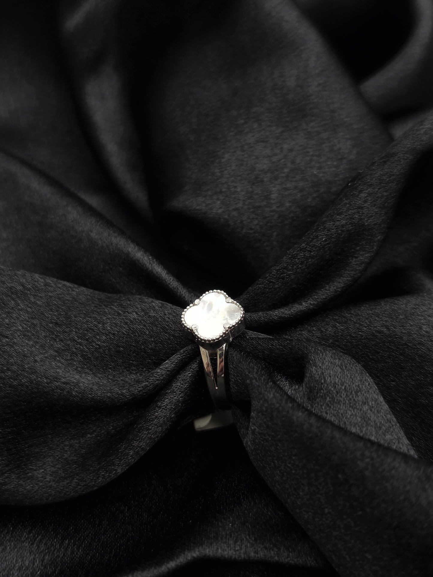 SILVER RING SIZE 8 GR149