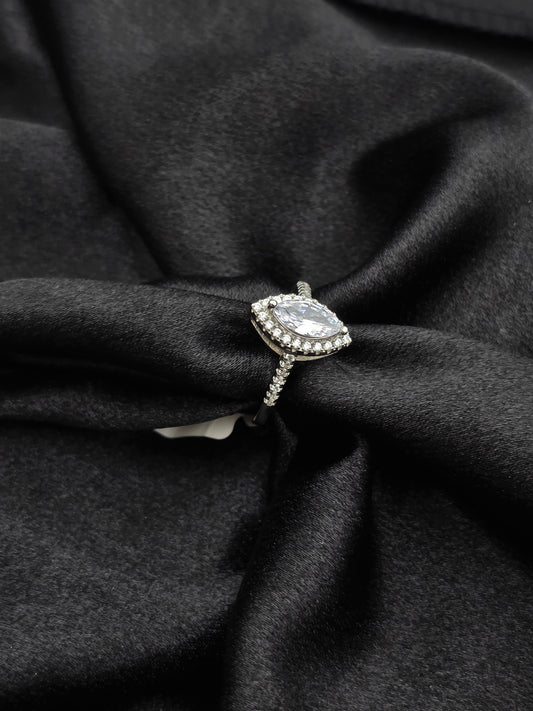 SILVER RING SIZE 9 GR184