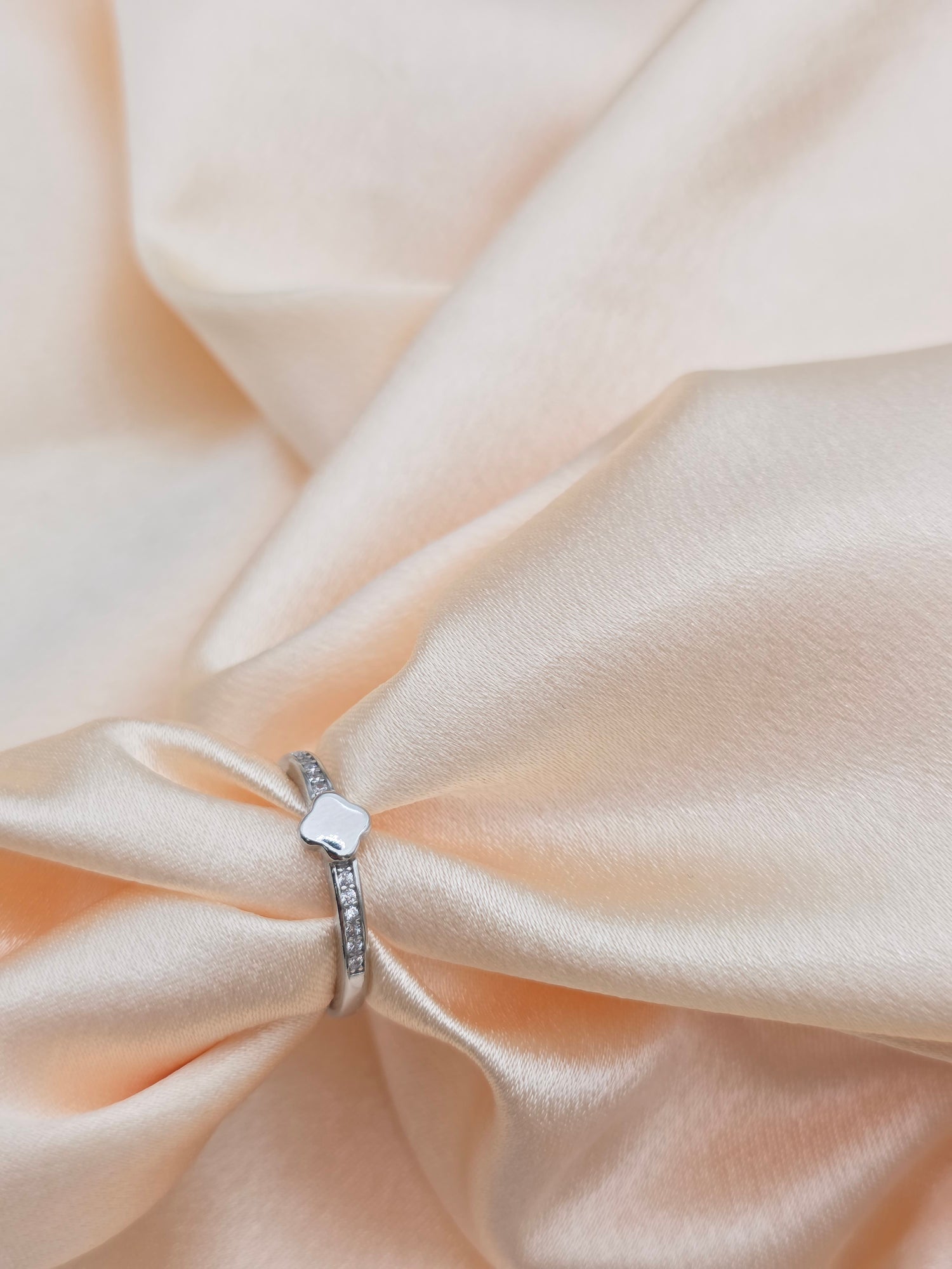 SILVER RING SIZE 7 GR096