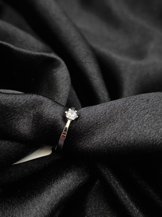 SILVER RING SIZE 5 GR007