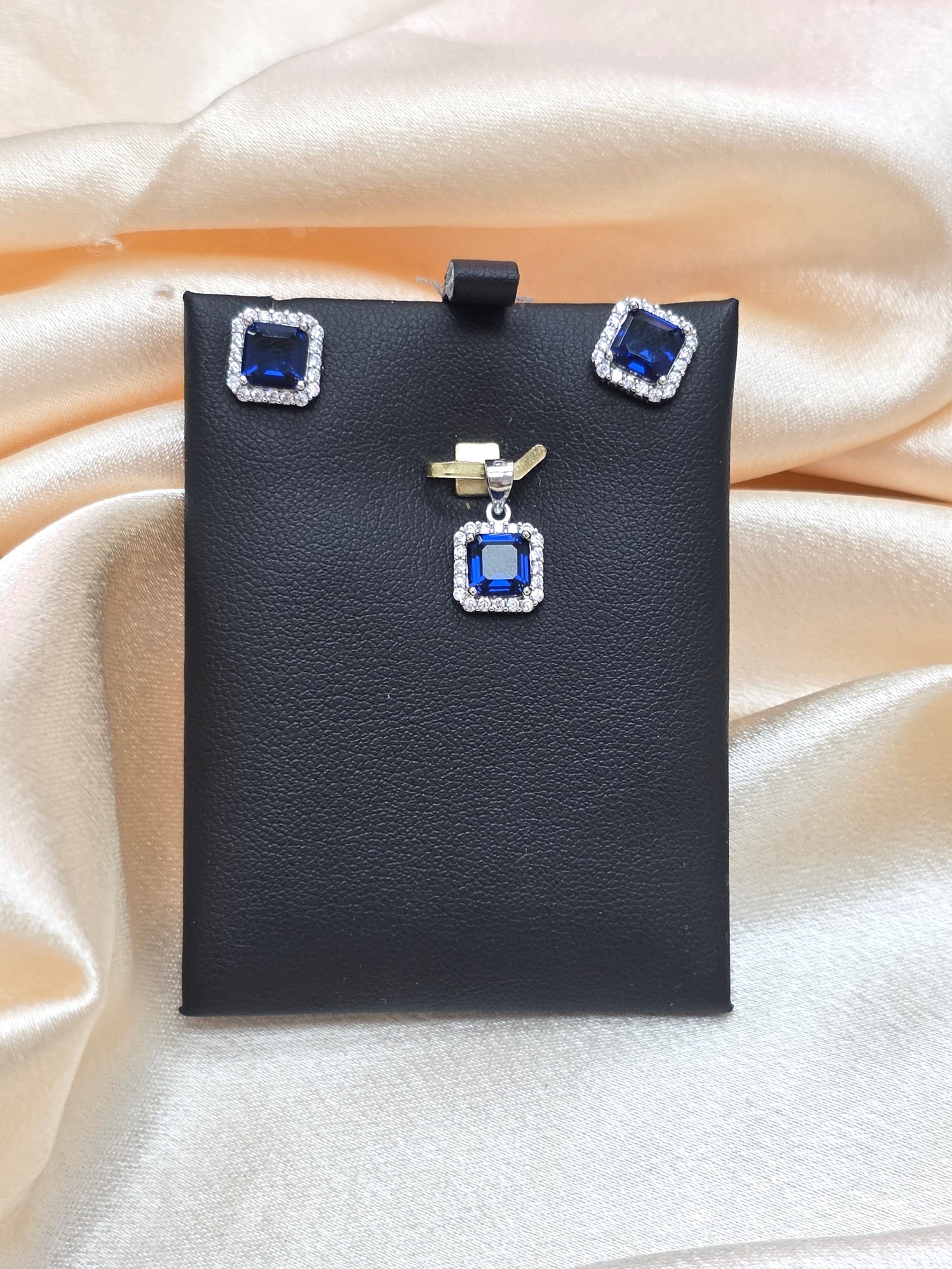 SILVER PENDANT SET PS078