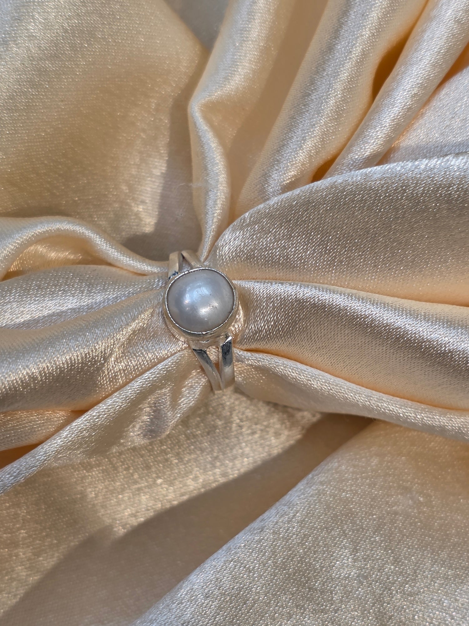 PEARL RING SIZE 8 GR912