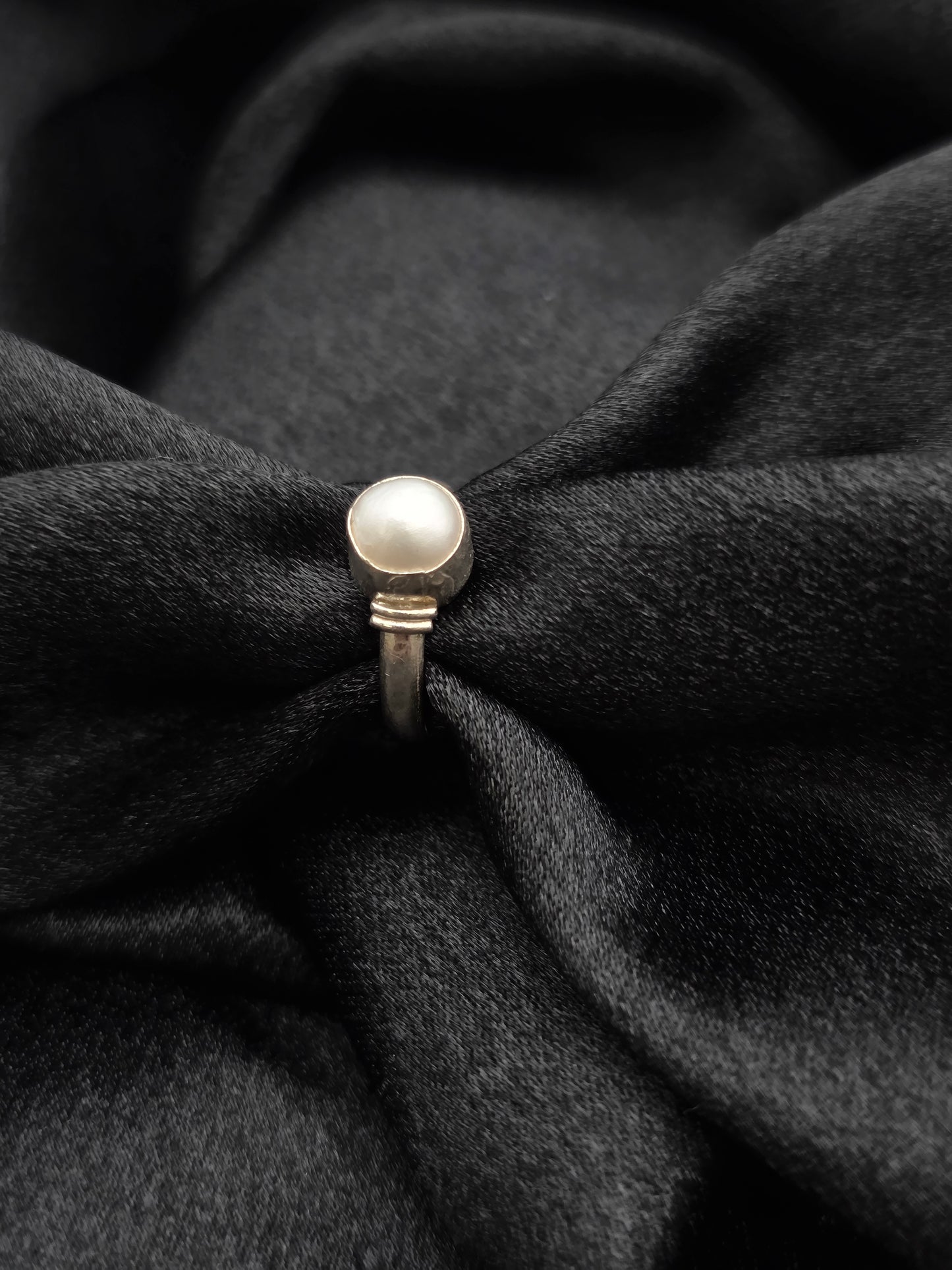 PEARL SILVER RING SIZE 4 GR345